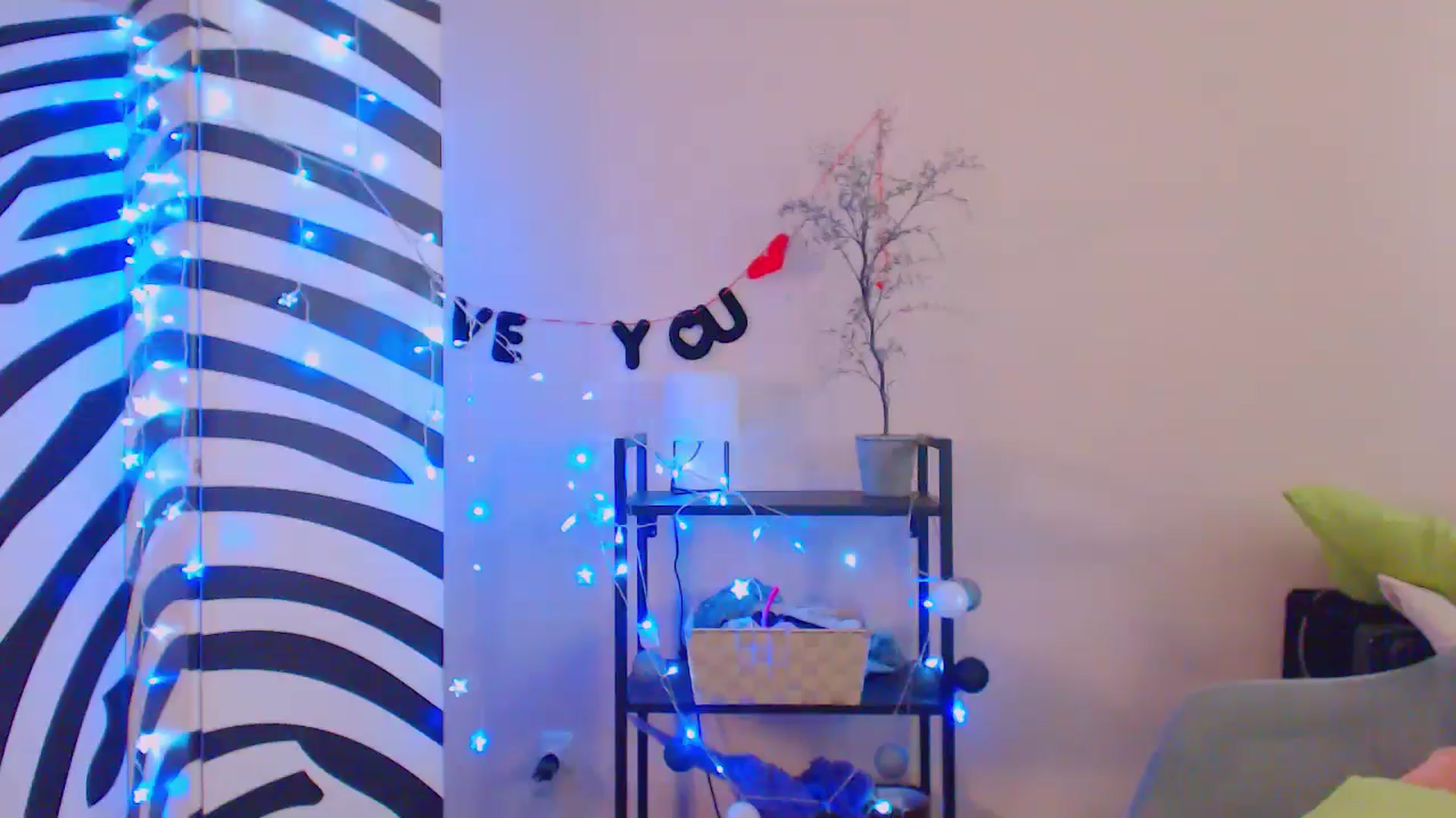 Gallery image thumbnail from MiracleMiss's myfreecams stream on, 07/28/2024, 12:35 image 7 of 20