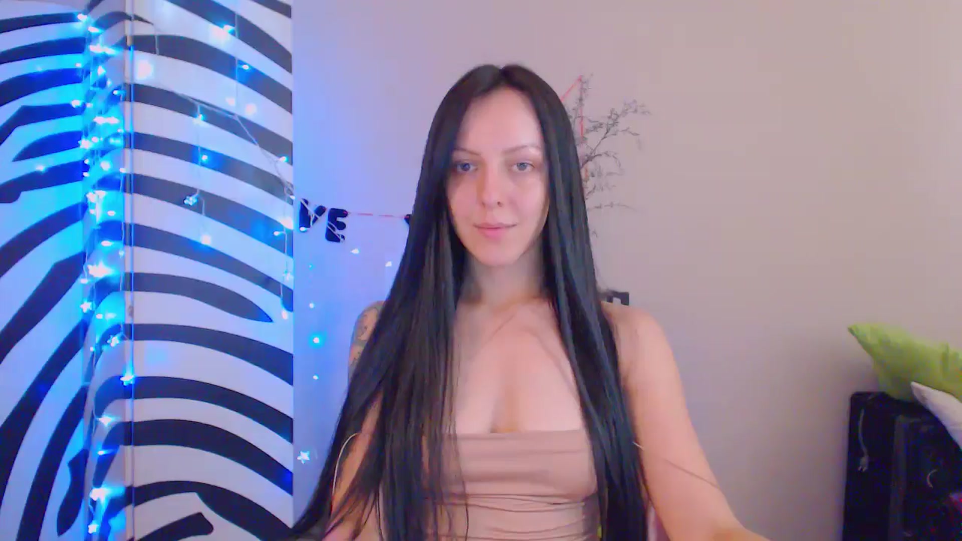 Gallery image thumbnail from MiracleMiss's myfreecams stream on, 07/28/2024, 12:35 image 5 of 20