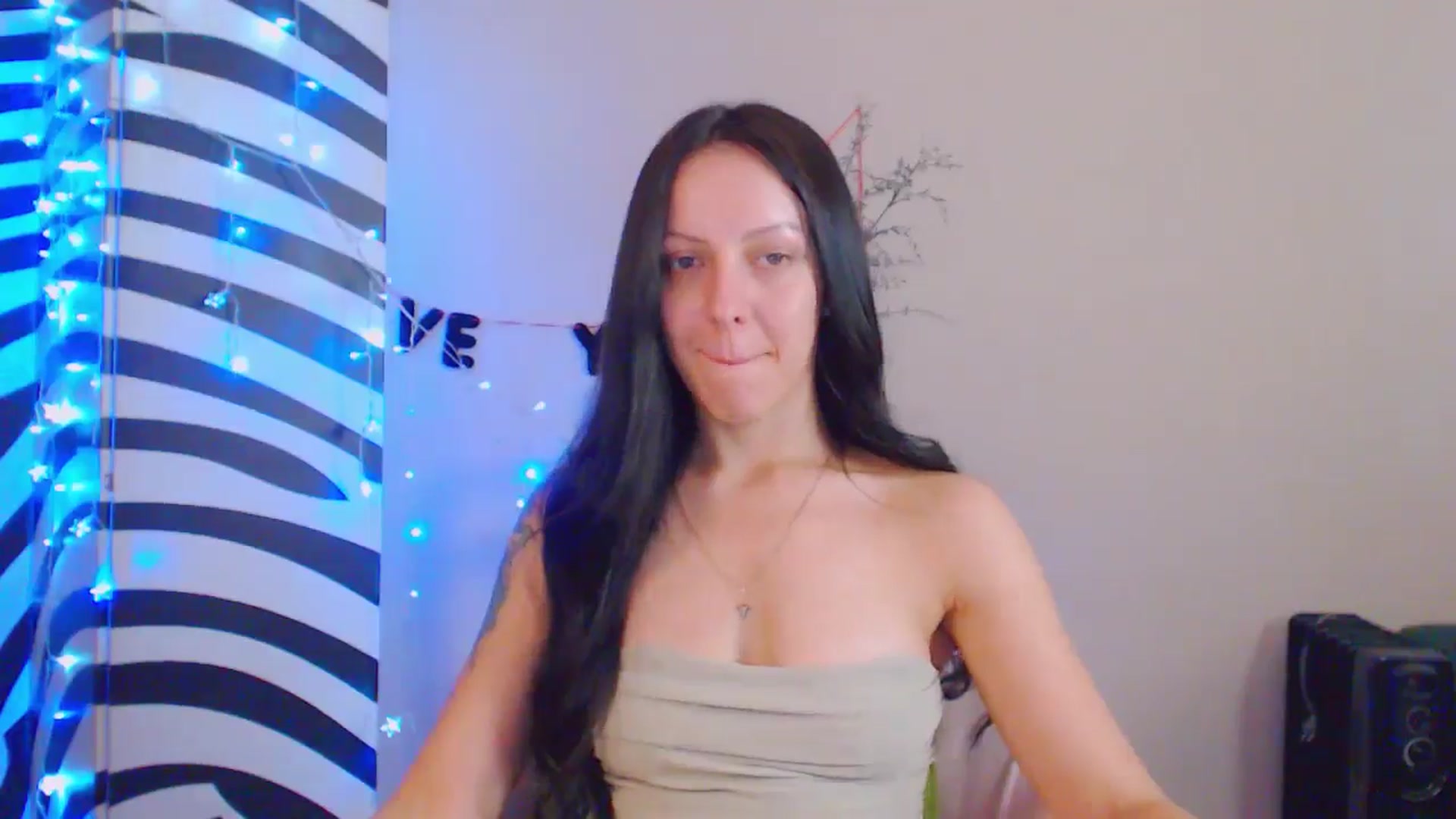Gallery image thumbnail from MiracleMiss's myfreecams stream on, 08/06/2024, 13:16 image 9 of 20