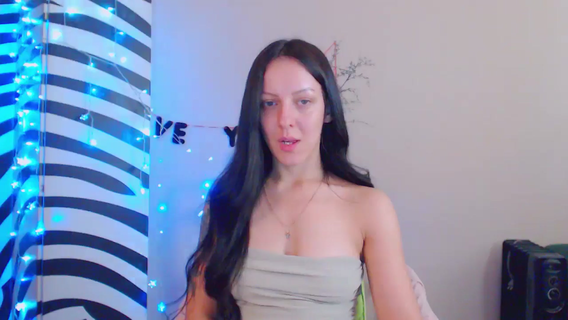 Gallery image thumbnail from MiracleMiss's myfreecams stream on, 08/06/2024, 13:16 image 4 of 20