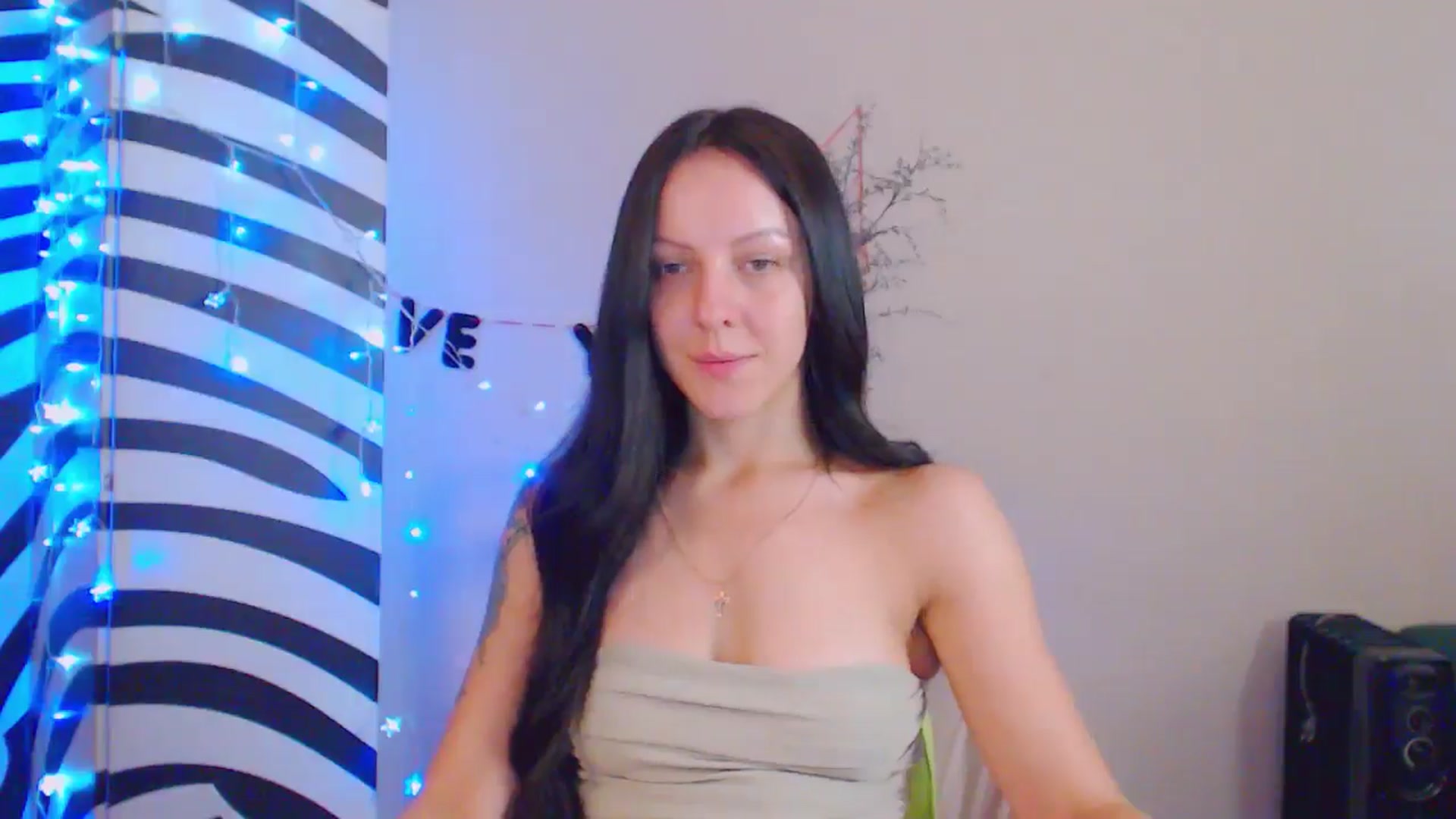 Gallery image thumbnail from MiracleMiss's myfreecams stream on, 08/06/2024, 13:16 image 10 of 20