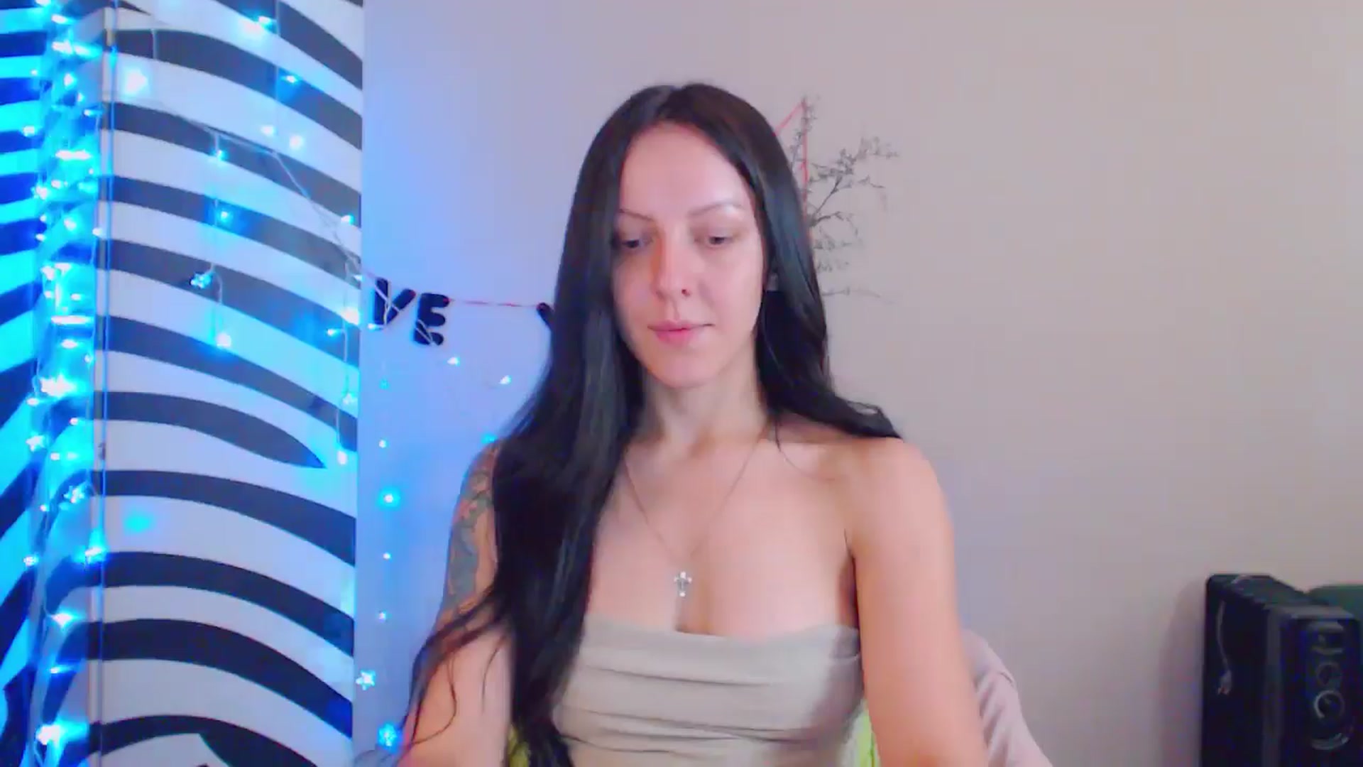 Gallery image thumbnail from MiracleMiss's myfreecams stream on, 08/06/2024, 13:16 image 5 of 20