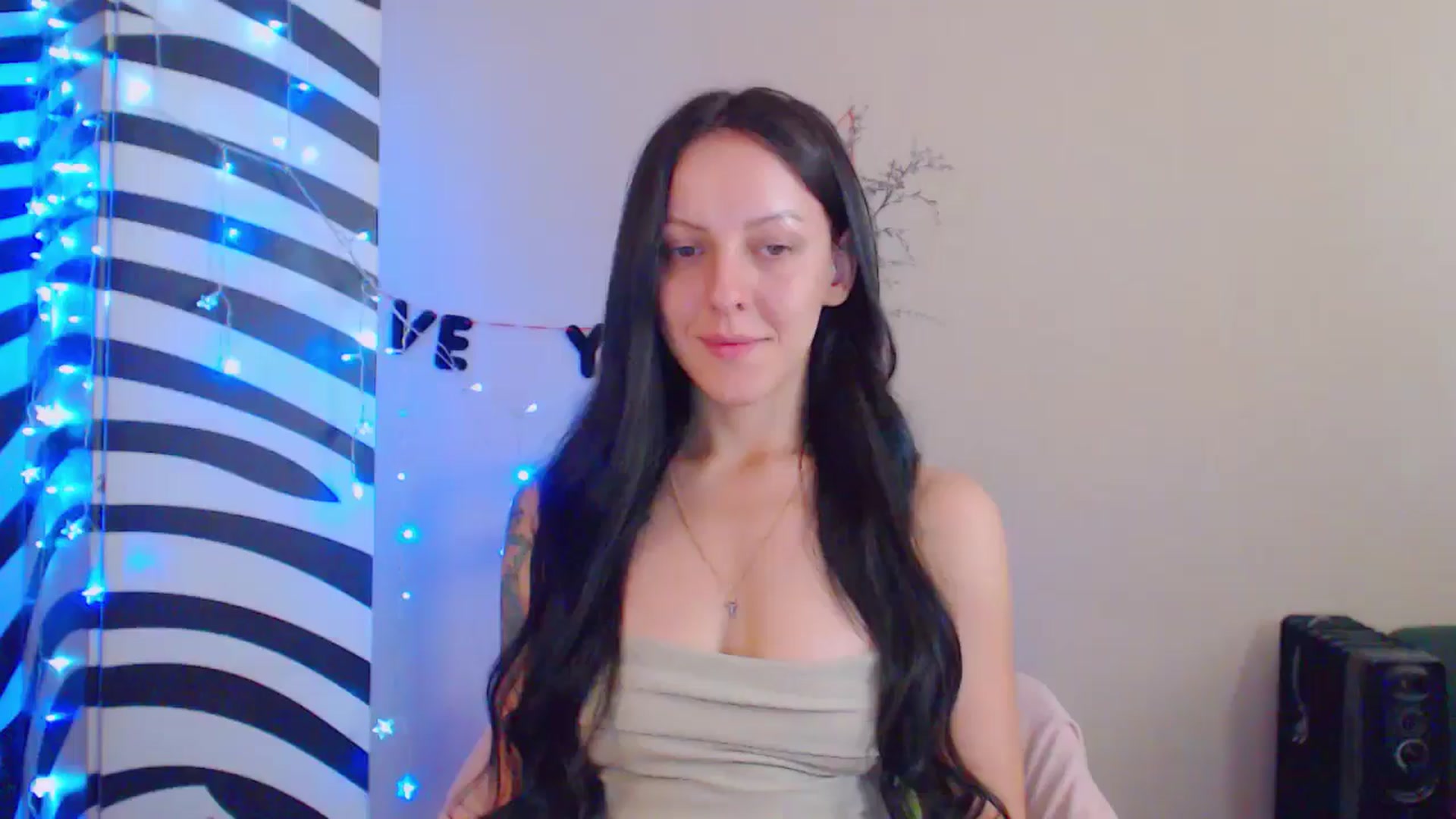 Gallery image thumbnail from MiracleMiss's myfreecams stream on, 08/06/2024, 13:16 image 1 of 20