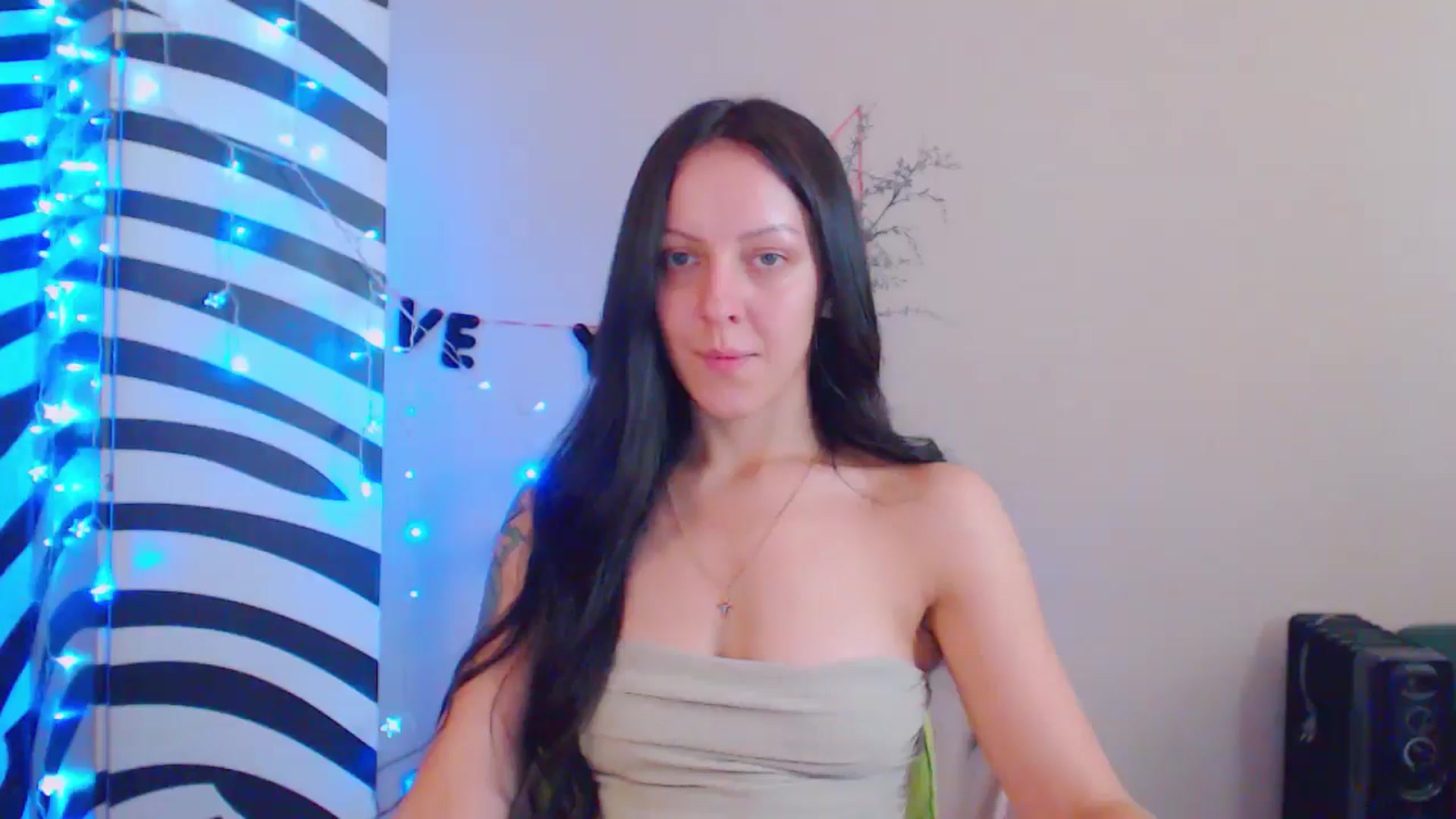 Gallery image thumbnail from MiracleMiss's myfreecams stream on, 08/06/2024, 13:16 image 6 of 20