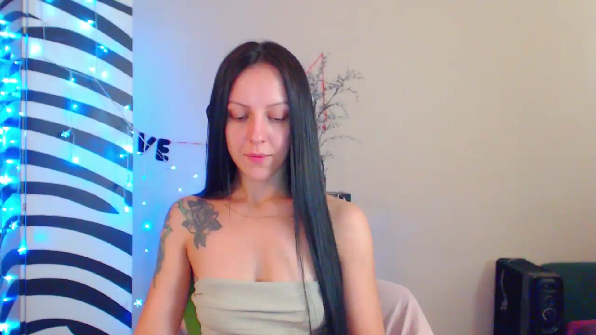 Gallery image thumbnail from MiracleMiss's myfreecams stream on, 08/07/2024, 11:11 image 14 of 20