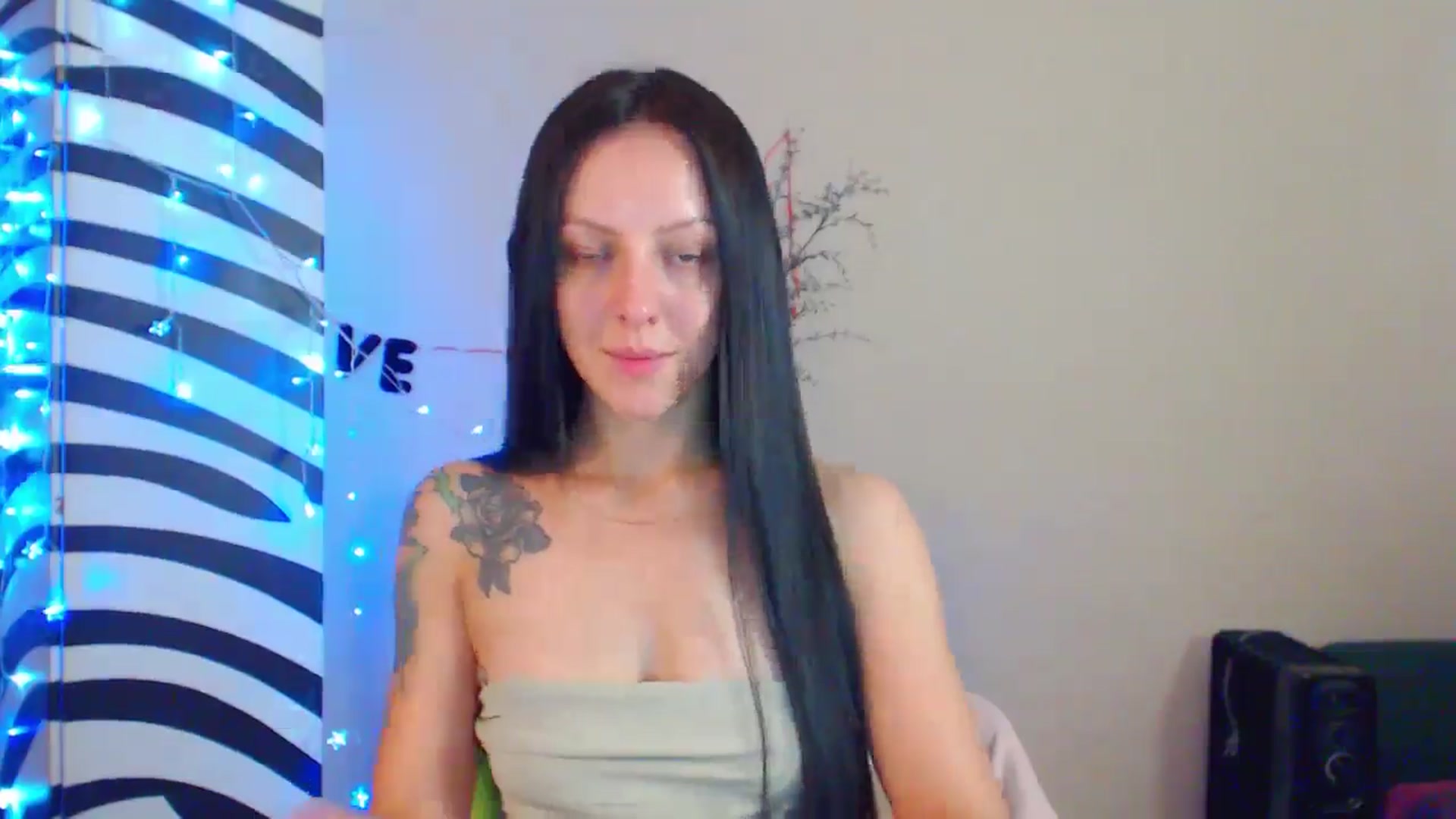 Gallery image thumbnail from MiracleMiss's myfreecams stream on, 08/07/2024, 11:11 image 17 of 20