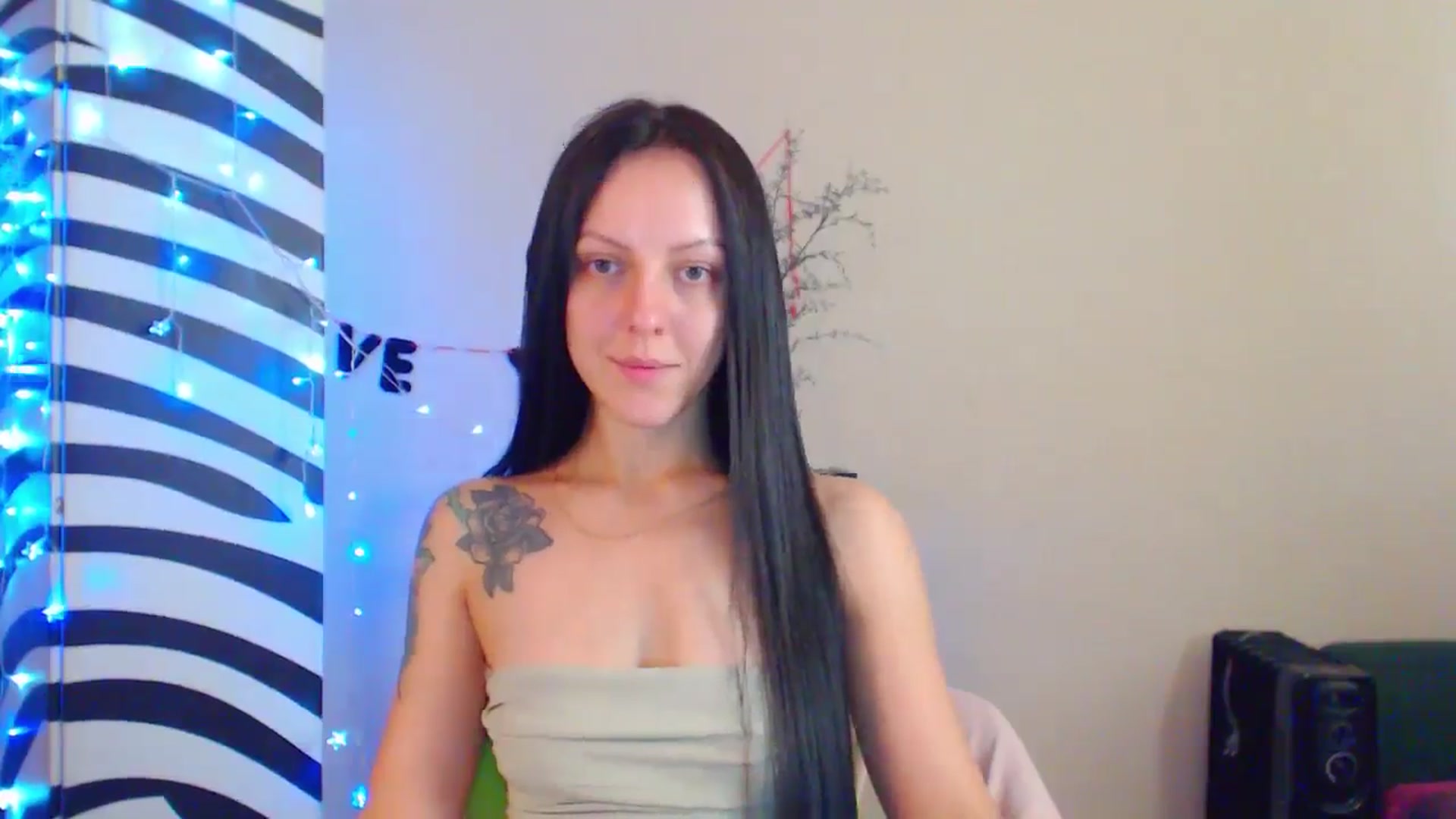 Gallery image thumbnail from MiracleMiss's myfreecams stream on, 08/07/2024, 11:11 image 10 of 20