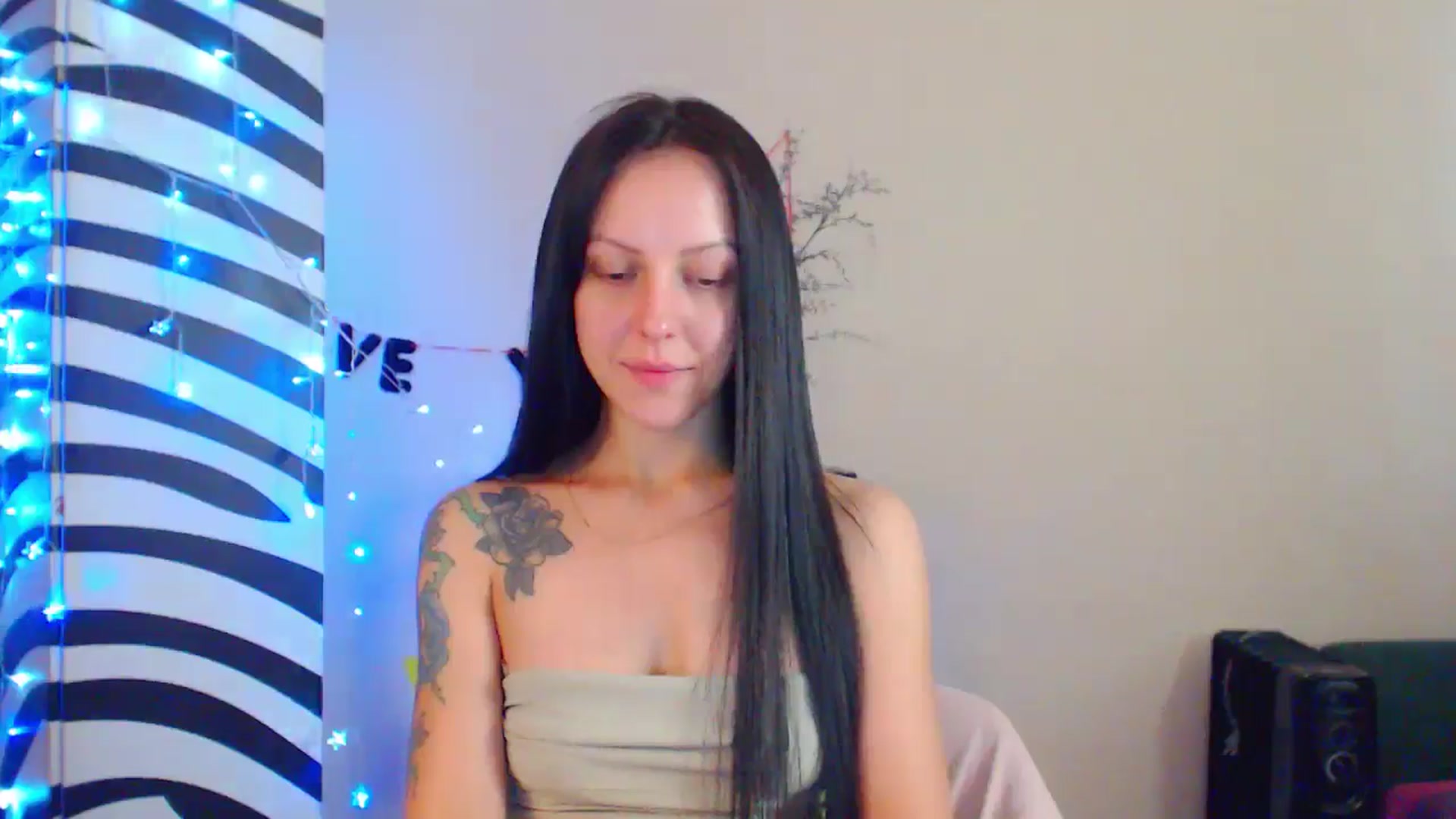 Gallery image thumbnail from MiracleMiss's myfreecams stream on, 08/07/2024, 11:11 image 5 of 20