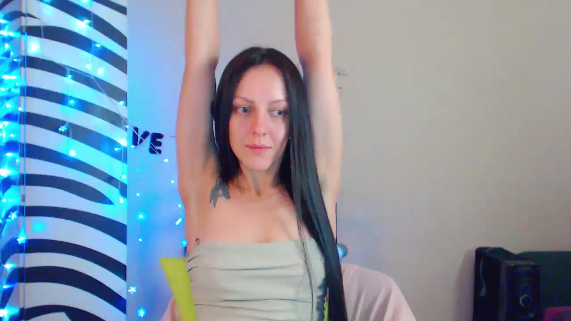 Gallery image thumbnail from MiracleMiss's myfreecams stream on, 08/07/2024, 11:11 image 16 of 20