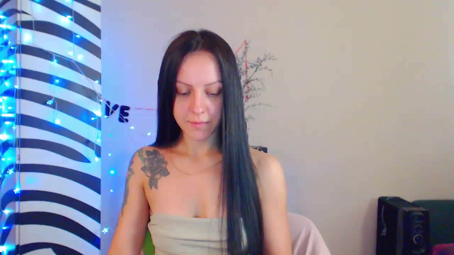 Gallery image thumbnail from MiracleMiss's myfreecams stream on, 08/07/2024, 11:11 image 8 of 20