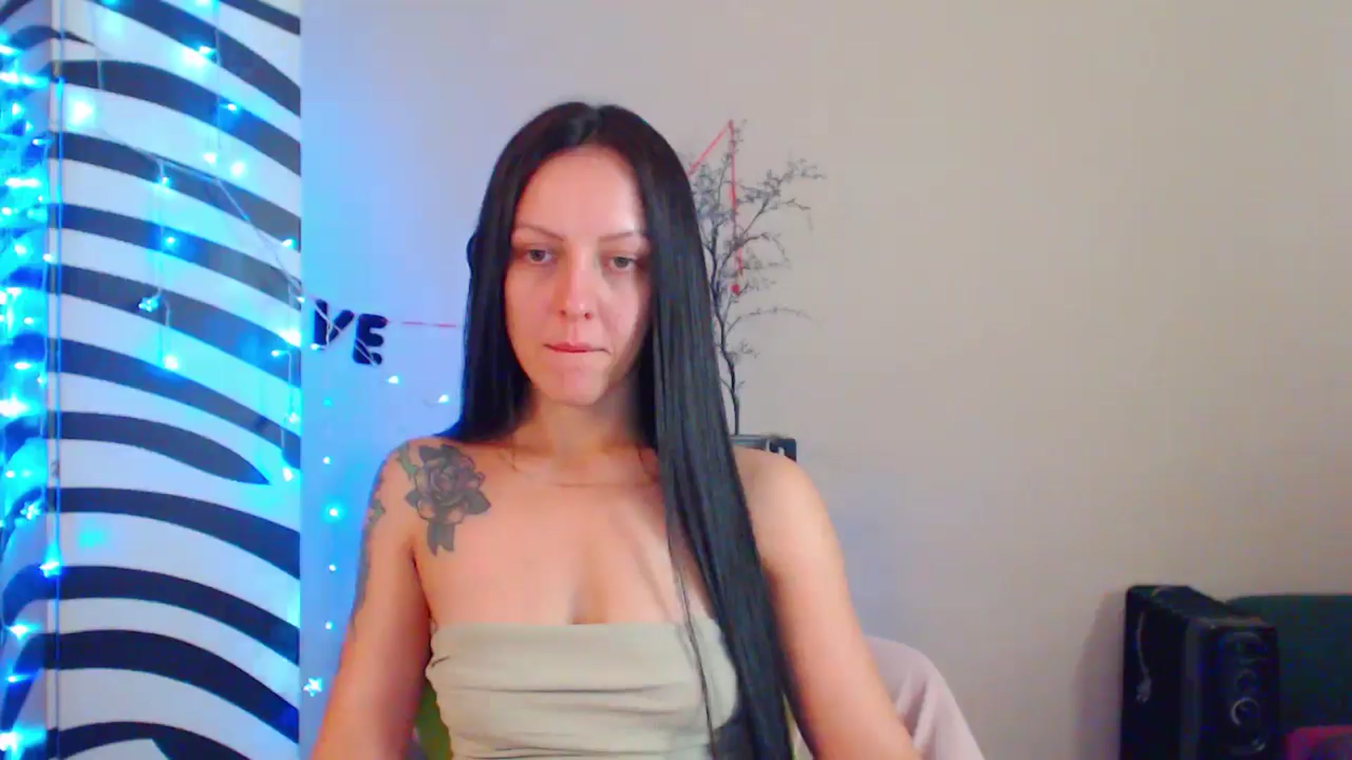 Gallery image thumbnail from MiracleMiss's myfreecams stream on, 08/07/2024, 11:11 image 15 of 20