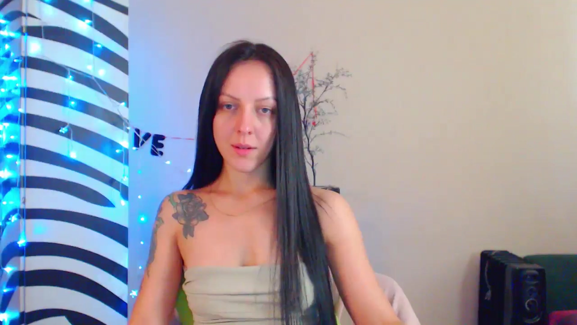 Gallery image thumbnail from MiracleMiss's myfreecams stream on, 08/07/2024, 11:11 image 6 of 20