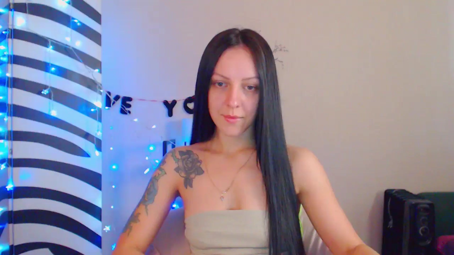 Gallery image thumbnail from MiracleMiss's myfreecams stream on, 08/08/2024, 11:31 image 5 of 20