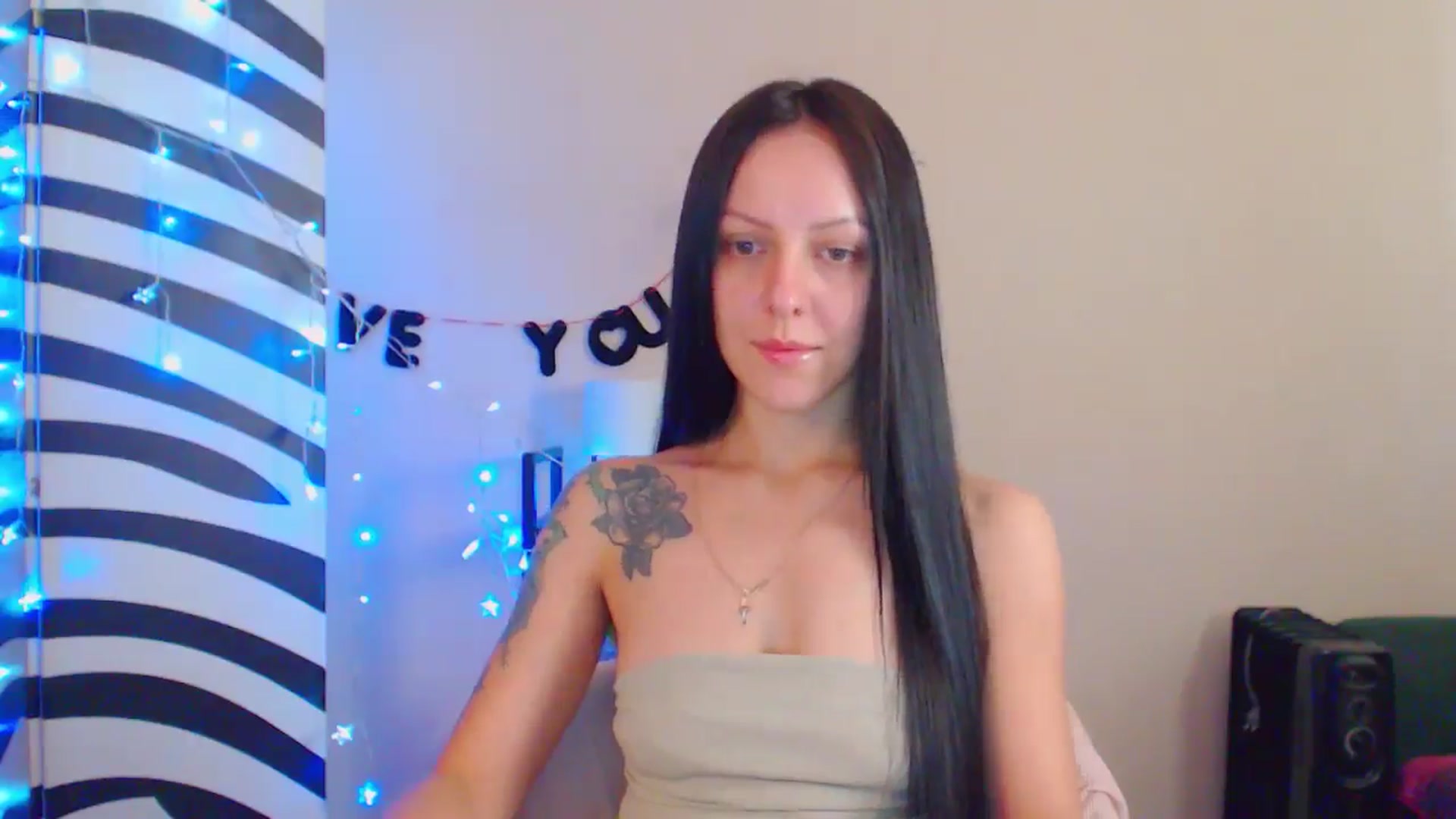 Gallery image thumbnail from MiracleMiss's myfreecams stream on, 08/08/2024, 11:31 image 3 of 20