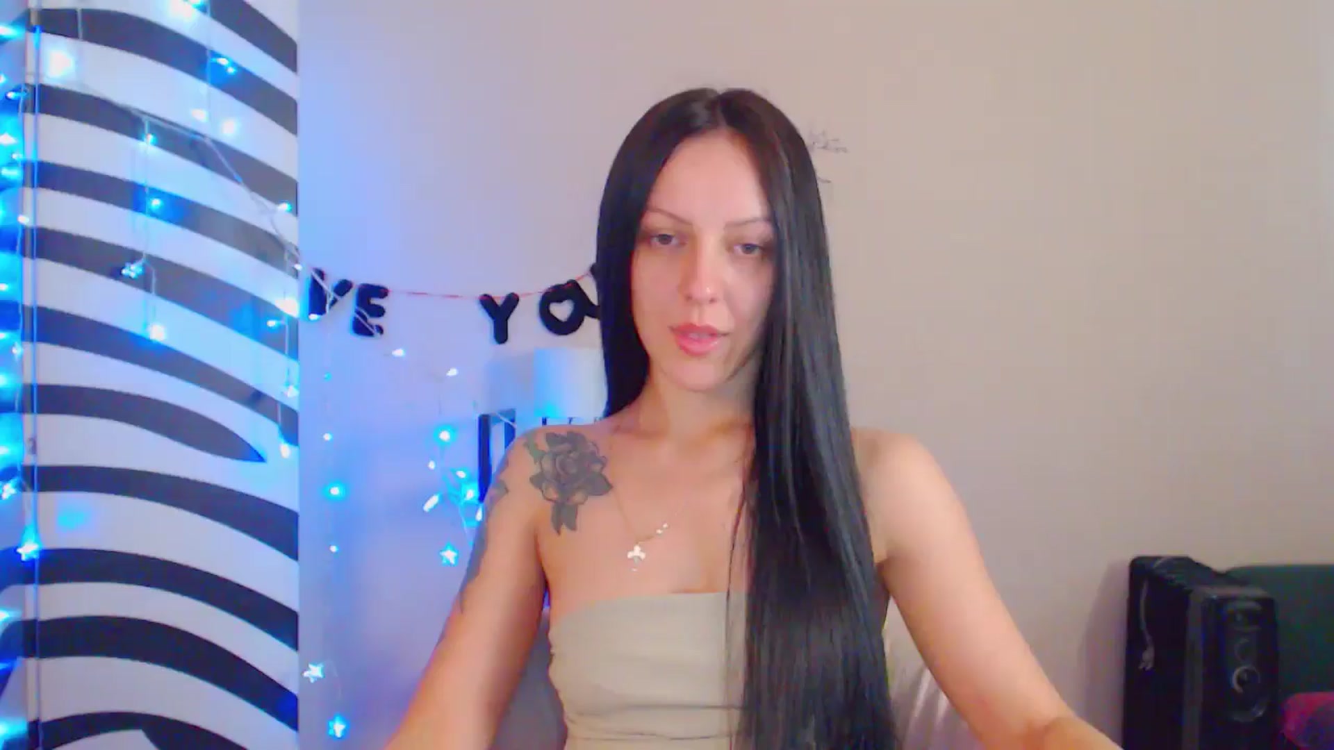 Gallery image thumbnail from MiracleMiss's myfreecams stream on, 08/08/2024, 11:31 image 6 of 20