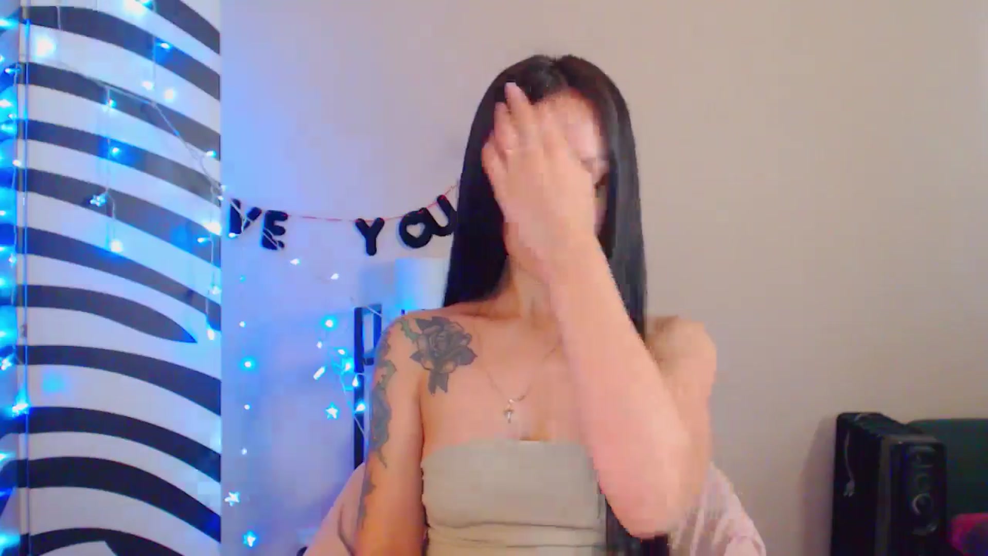 Gallery image thumbnail from MiracleMiss's myfreecams stream on, 08/08/2024, 11:31 image 2 of 20