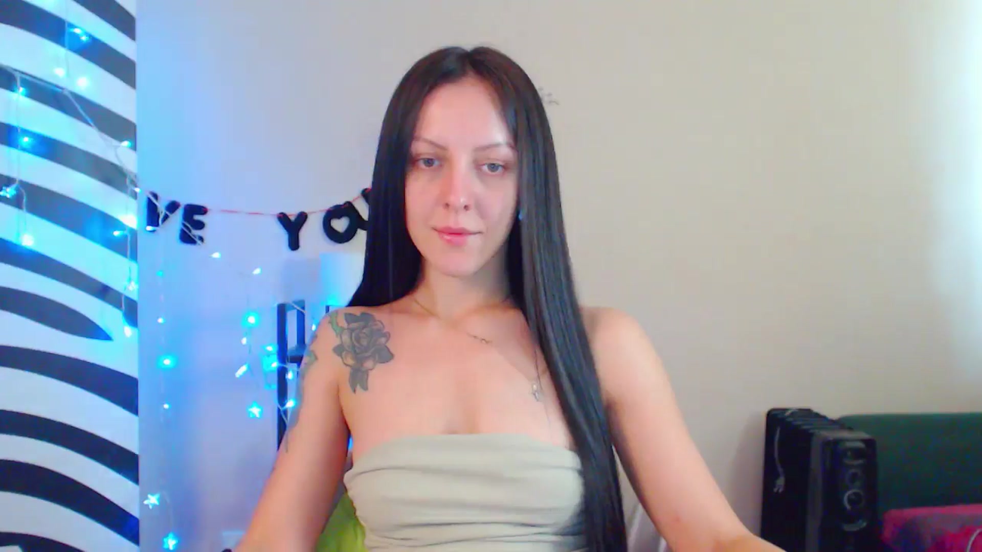 Gallery image thumbnail from MiracleMiss's myfreecams stream on, 08/08/2024, 12:30 image 3 of 20