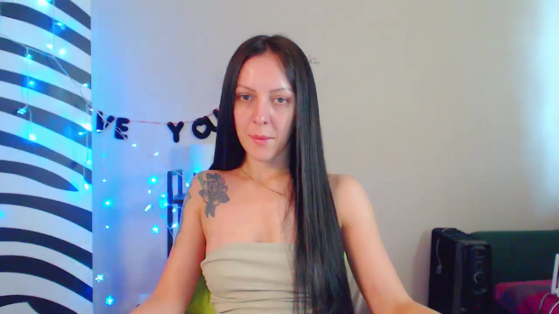 Gallery image thumbnail from MiracleMiss's myfreecams stream on, 08/08/2024, 12:30 image 5 of 20