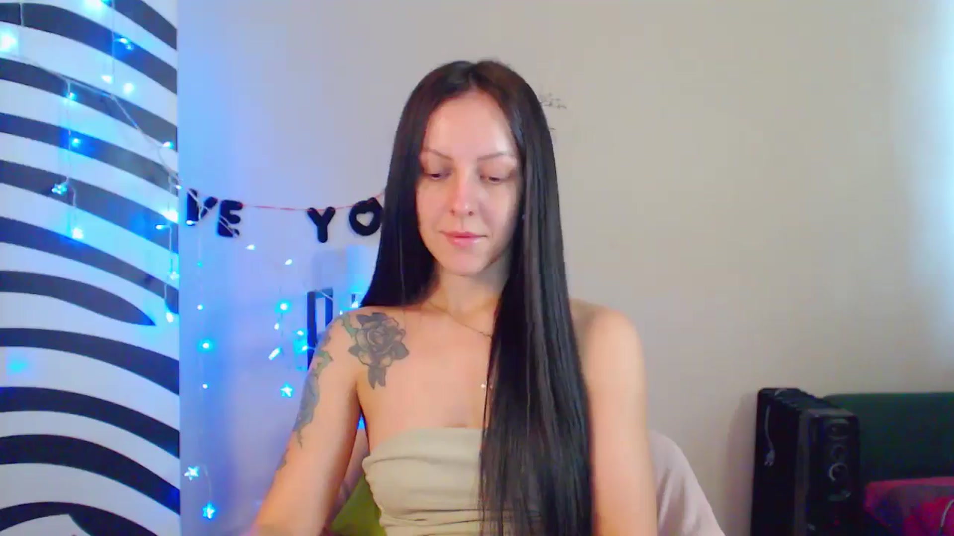 Gallery image thumbnail from MiracleMiss's myfreecams stream on, 08/08/2024, 12:30 image 19 of 20