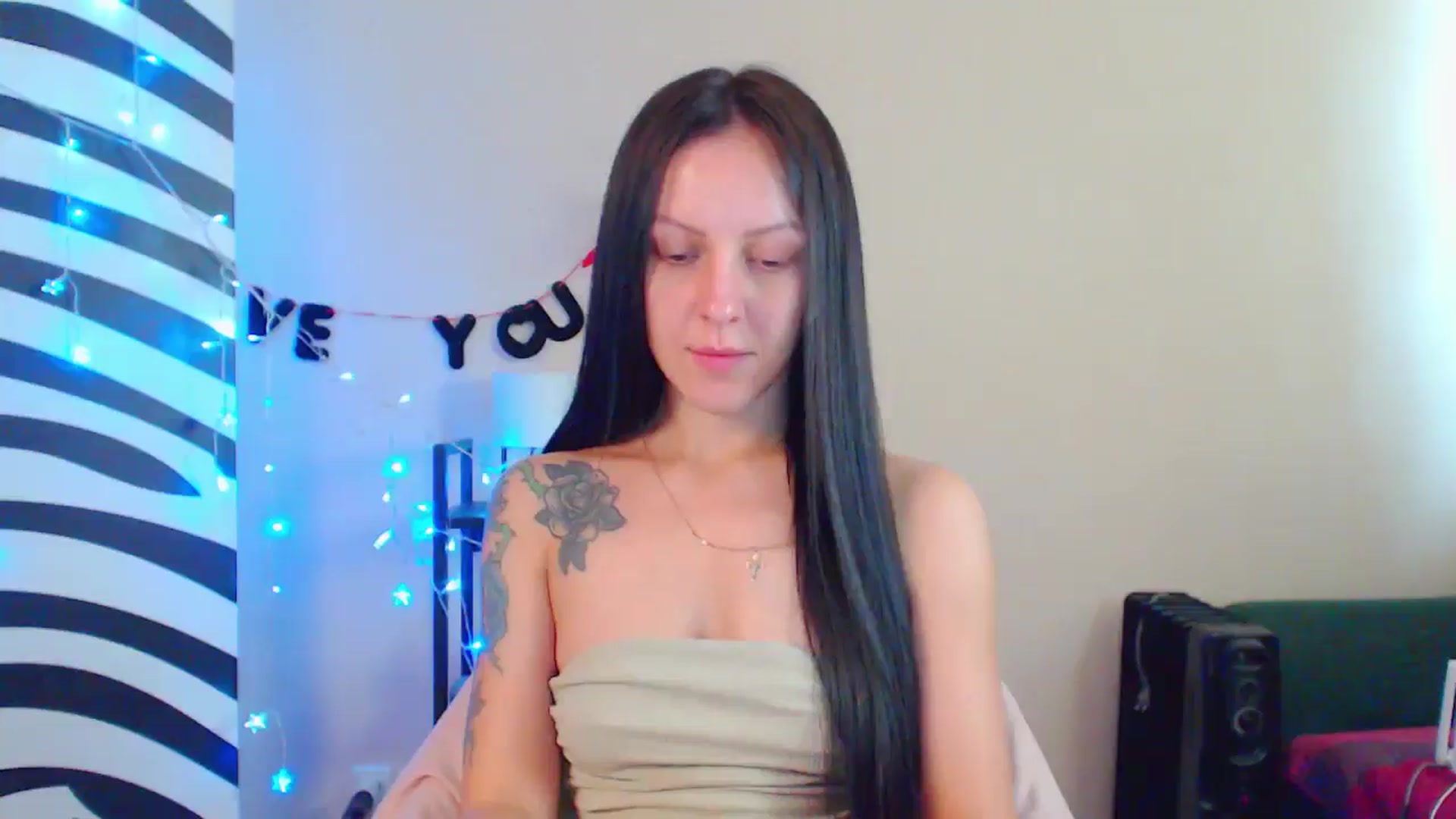 Gallery image thumbnail from MiracleMiss's myfreecams stream on, 08/08/2024, 12:30 image 1 of 20