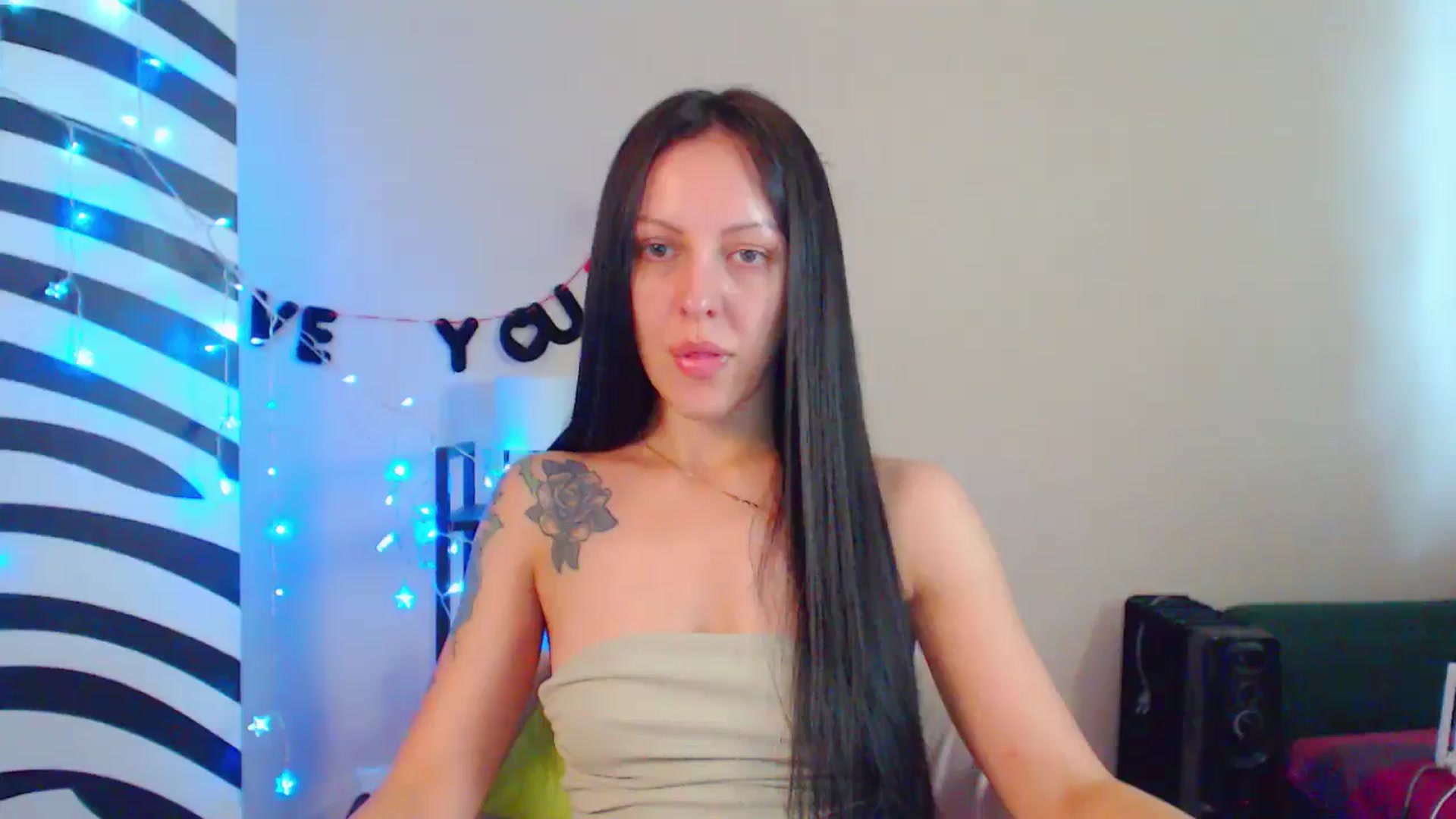 Gallery image thumbnail from MiracleMiss's myfreecams stream on, 08/08/2024, 12:30 image 4 of 20