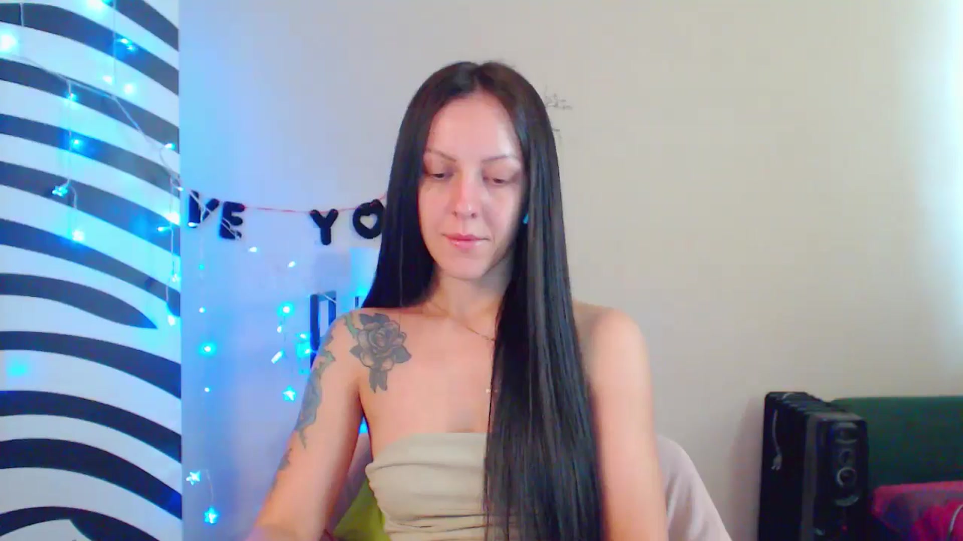 Gallery image thumbnail from MiracleMiss's myfreecams stream on, 08/08/2024, 12:30 image 16 of 20