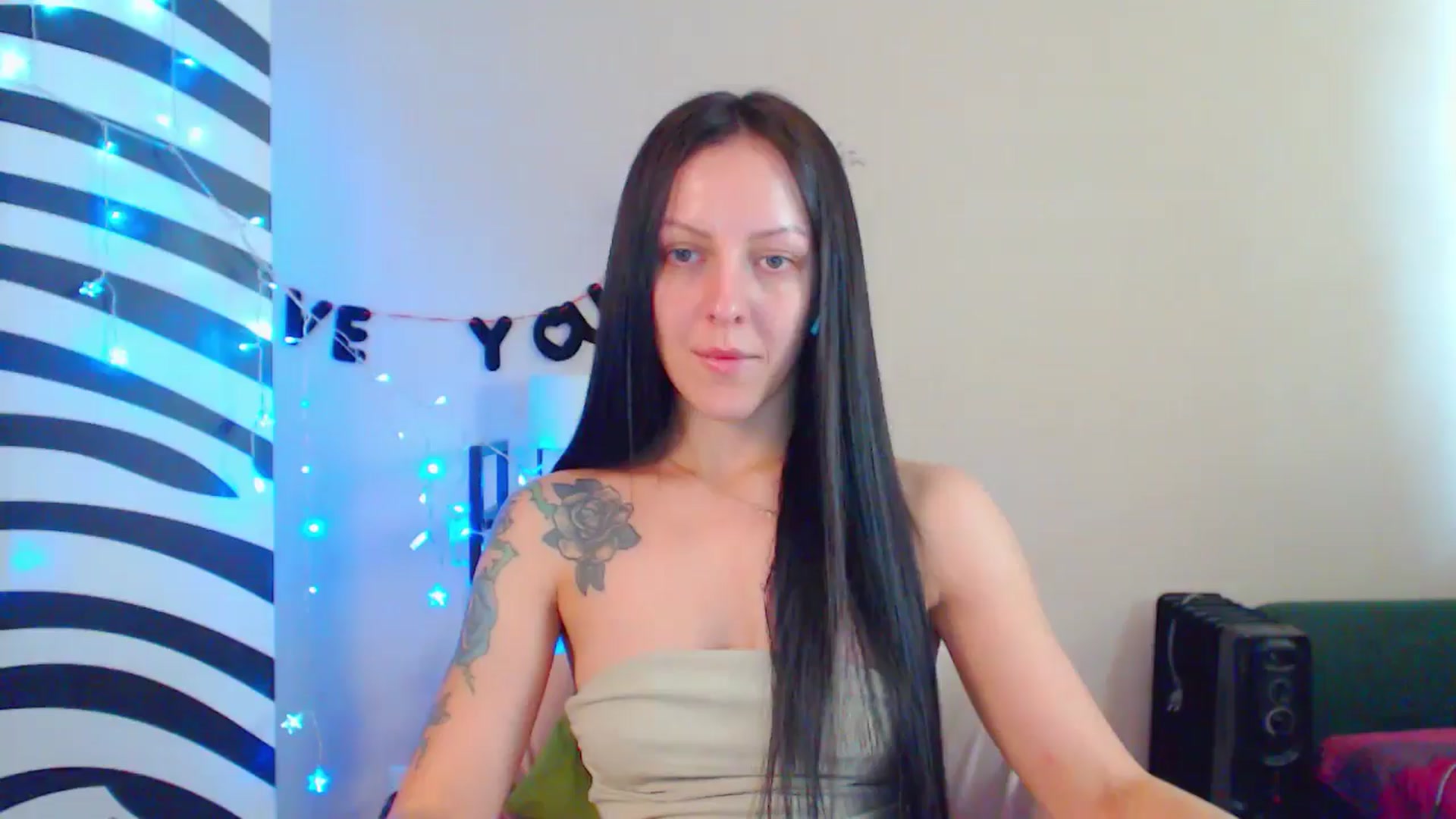 Gallery image thumbnail from MiracleMiss's myfreecams stream on, 08/08/2024, 12:30 image 15 of 20