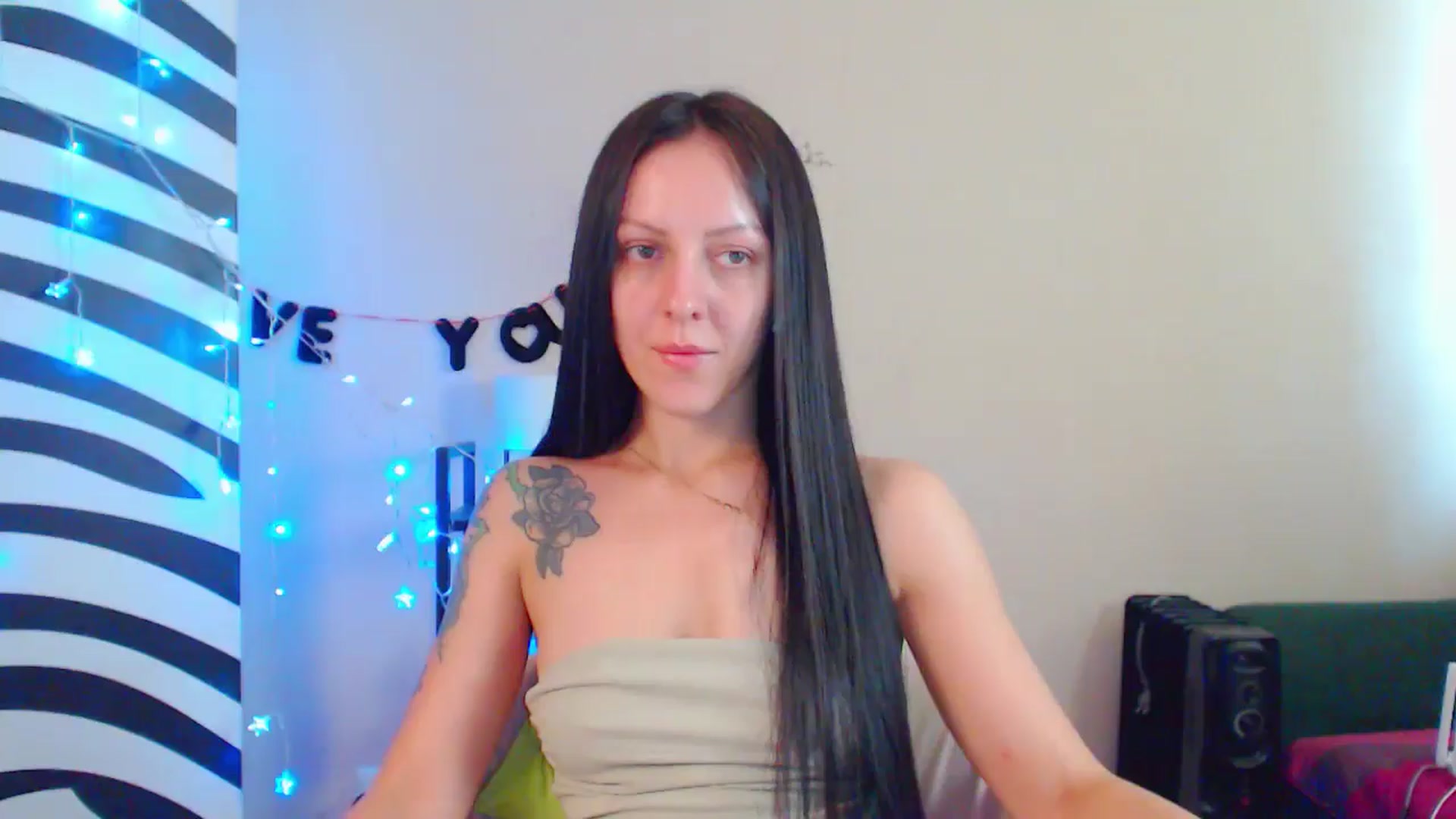 Gallery image thumbnail from MiracleMiss's myfreecams stream on, 08/08/2024, 12:30 image 6 of 20
