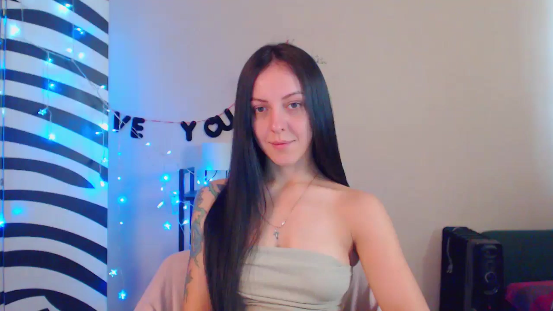 Gallery image thumbnail from MiracleMiss's myfreecams stream on, 08/09/2024, 10:42 image 16 of 20