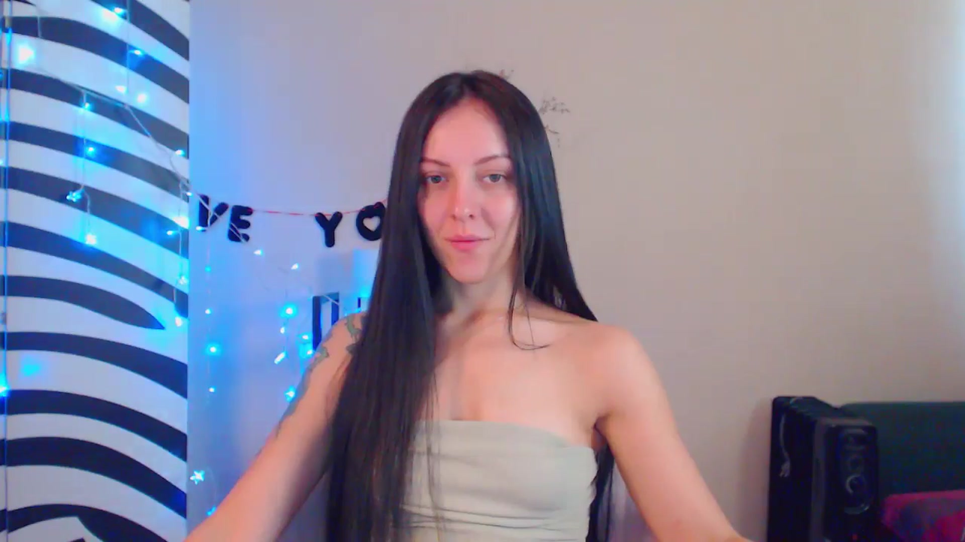 Gallery image thumbnail from MiracleMiss's myfreecams stream on, 08/09/2024, 10:42 image 7 of 20