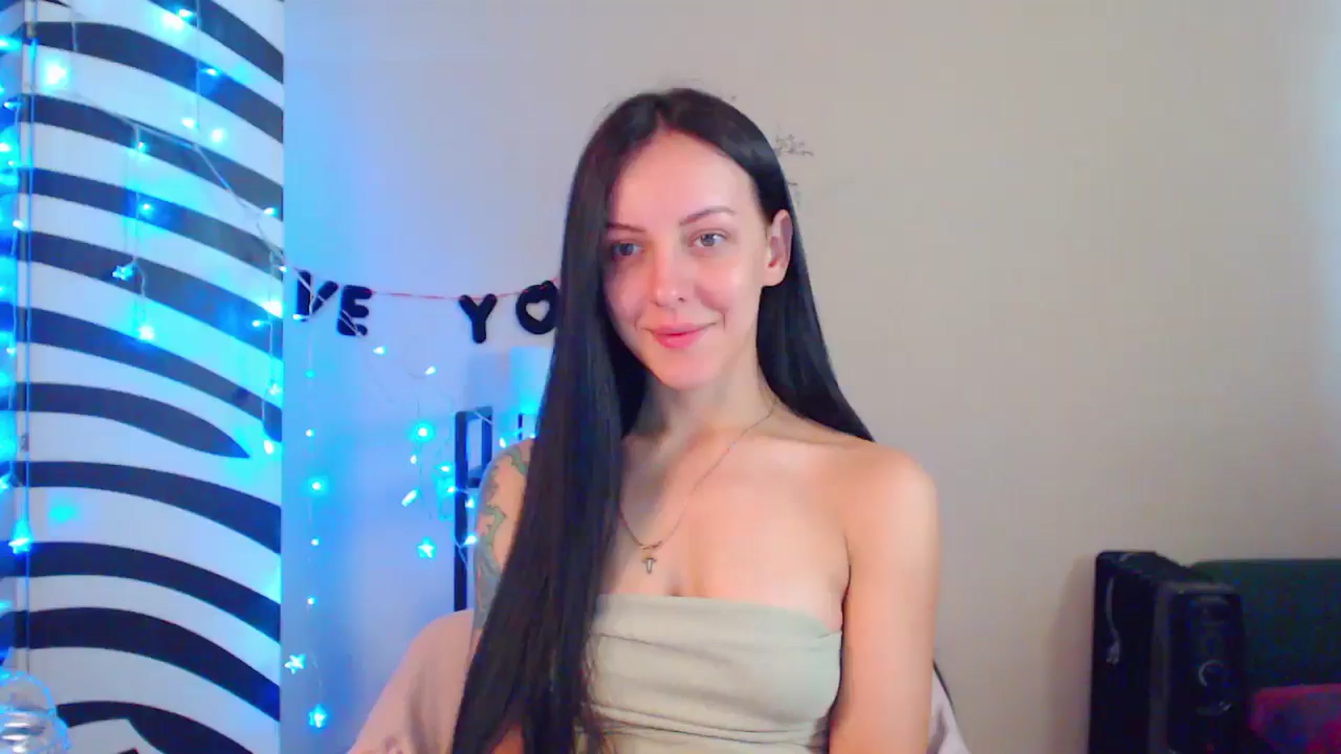 Gallery image thumbnail from MiracleMiss's myfreecams stream on, 08/09/2024, 10:42 image 1 of 20