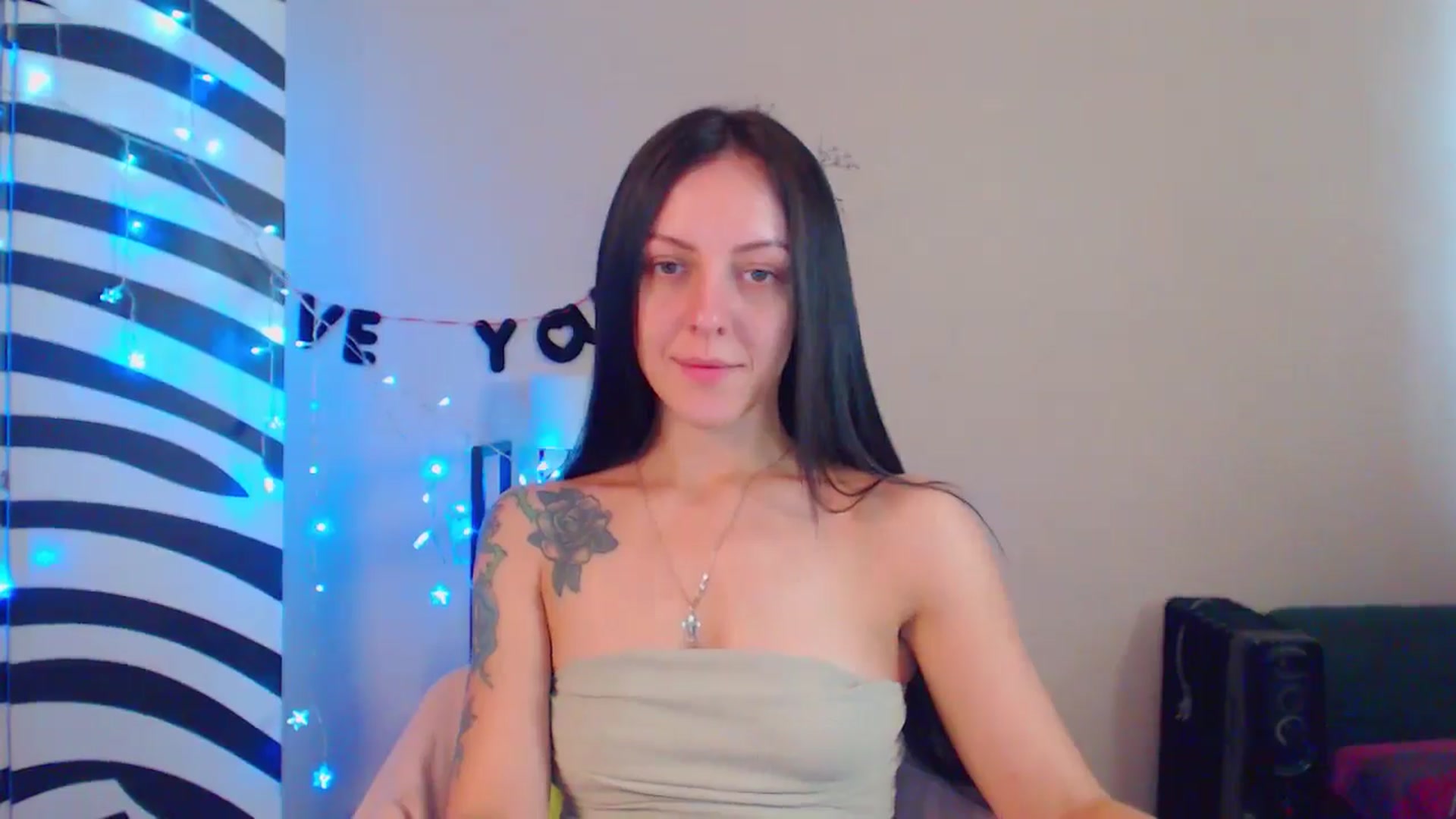 Gallery image thumbnail from MiracleMiss's myfreecams stream on, 08/09/2024, 10:42 image 17 of 20