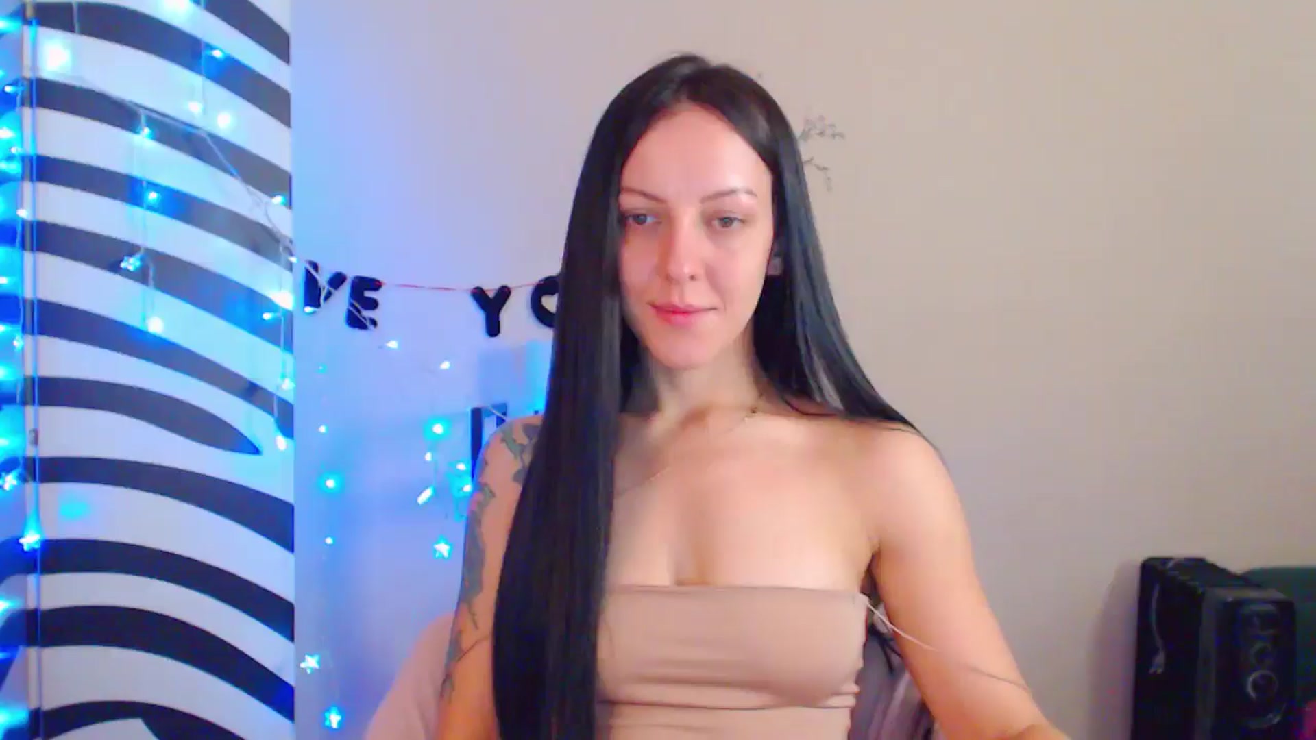 Gallery image thumbnail from MiracleMiss's myfreecams stream on, 08/12/2024, 11:23 image 7 of 20