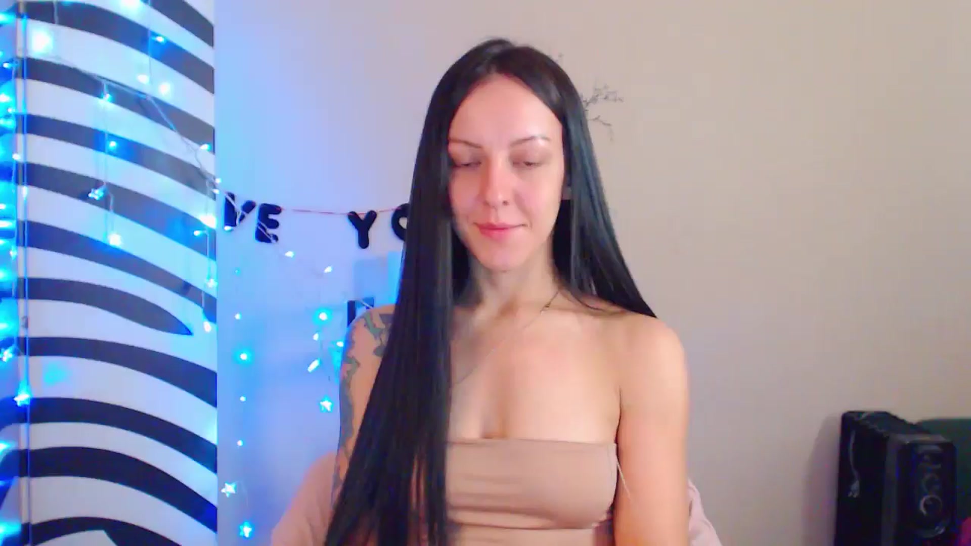 Gallery image thumbnail from MiracleMiss's myfreecams stream on, 08/12/2024, 11:23 image 6 of 20