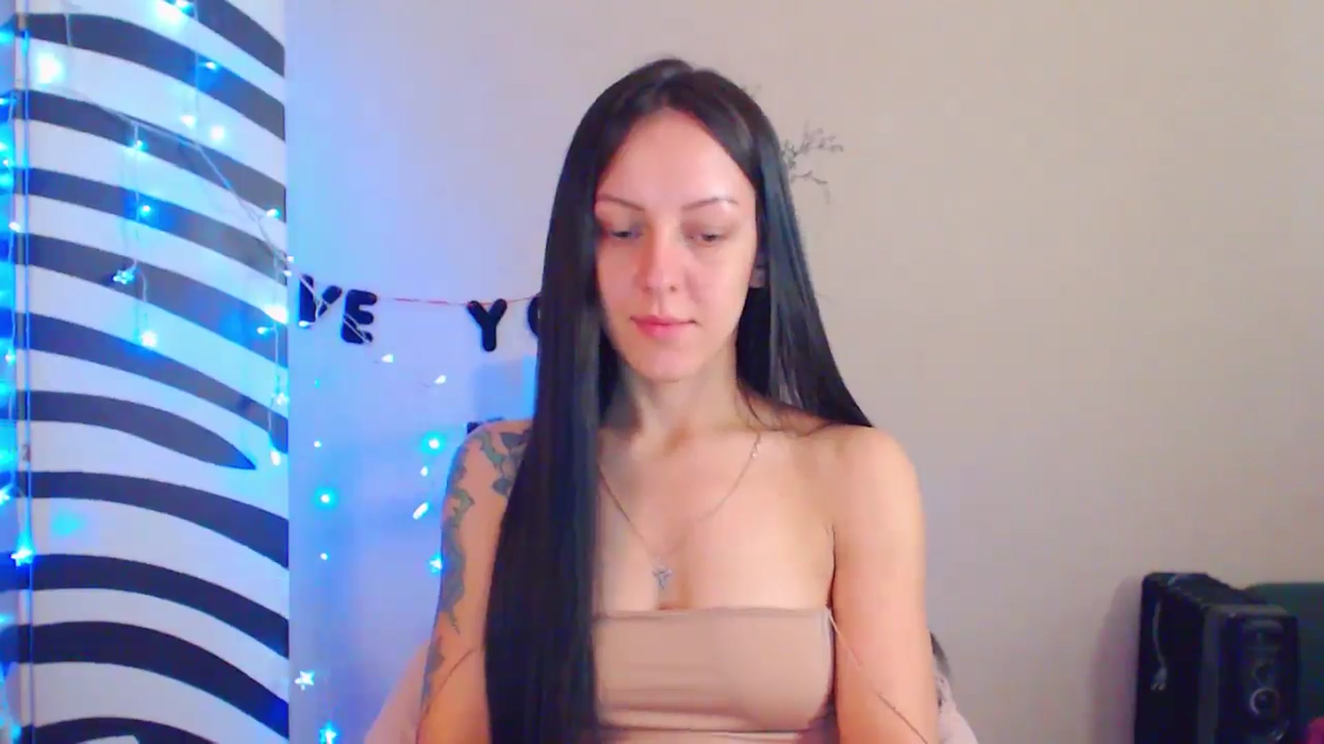 Gallery image thumbnail from MiracleMiss's myfreecams stream on, 08/12/2024, 11:23 image 2 of 20