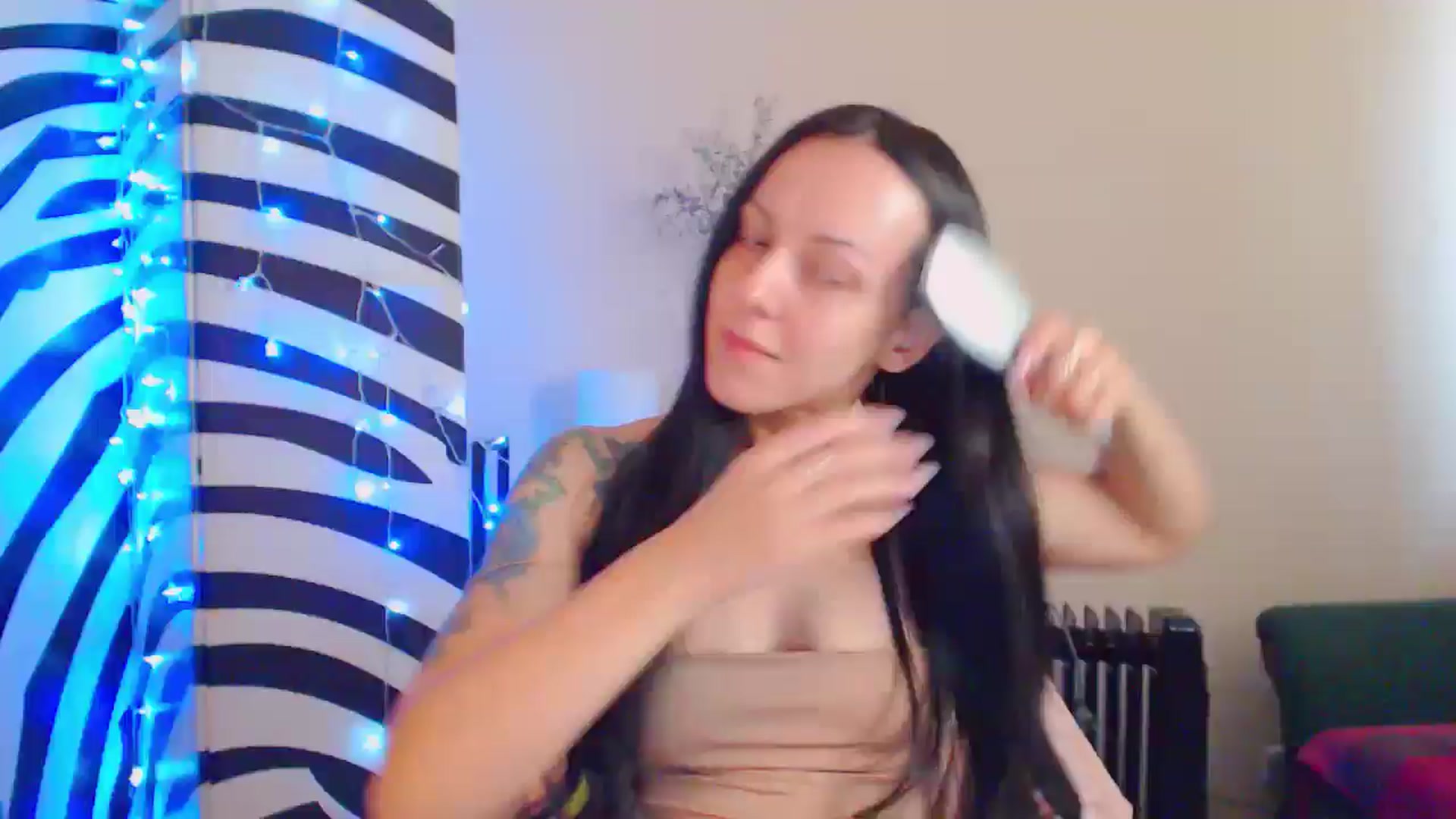Gallery image thumbnail from MiracleMiss's myfreecams stream on, 08/13/2024, 10:54 image 11 of 20