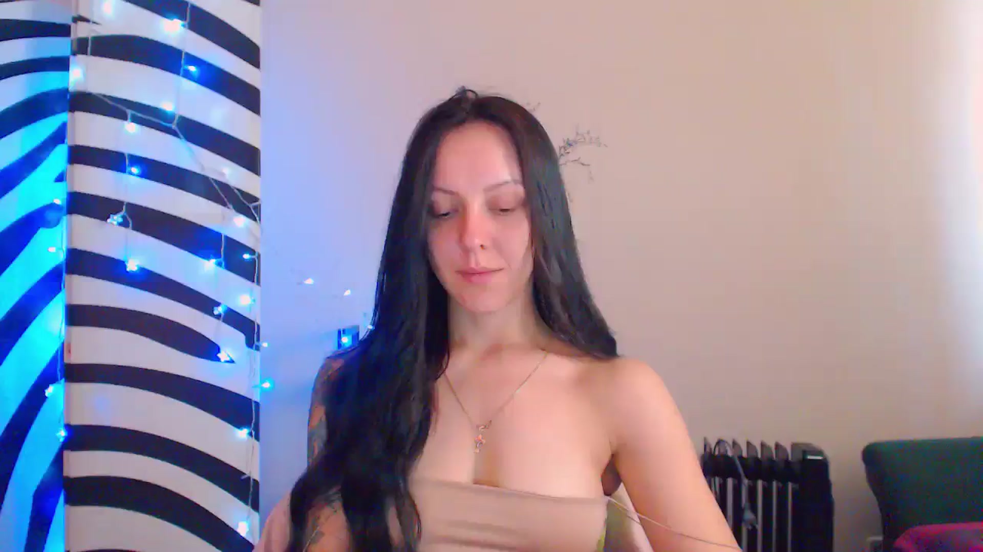 Gallery image thumbnail from MiracleMiss's myfreecams stream on, 08/15/2024, 12:06 image 17 of 20