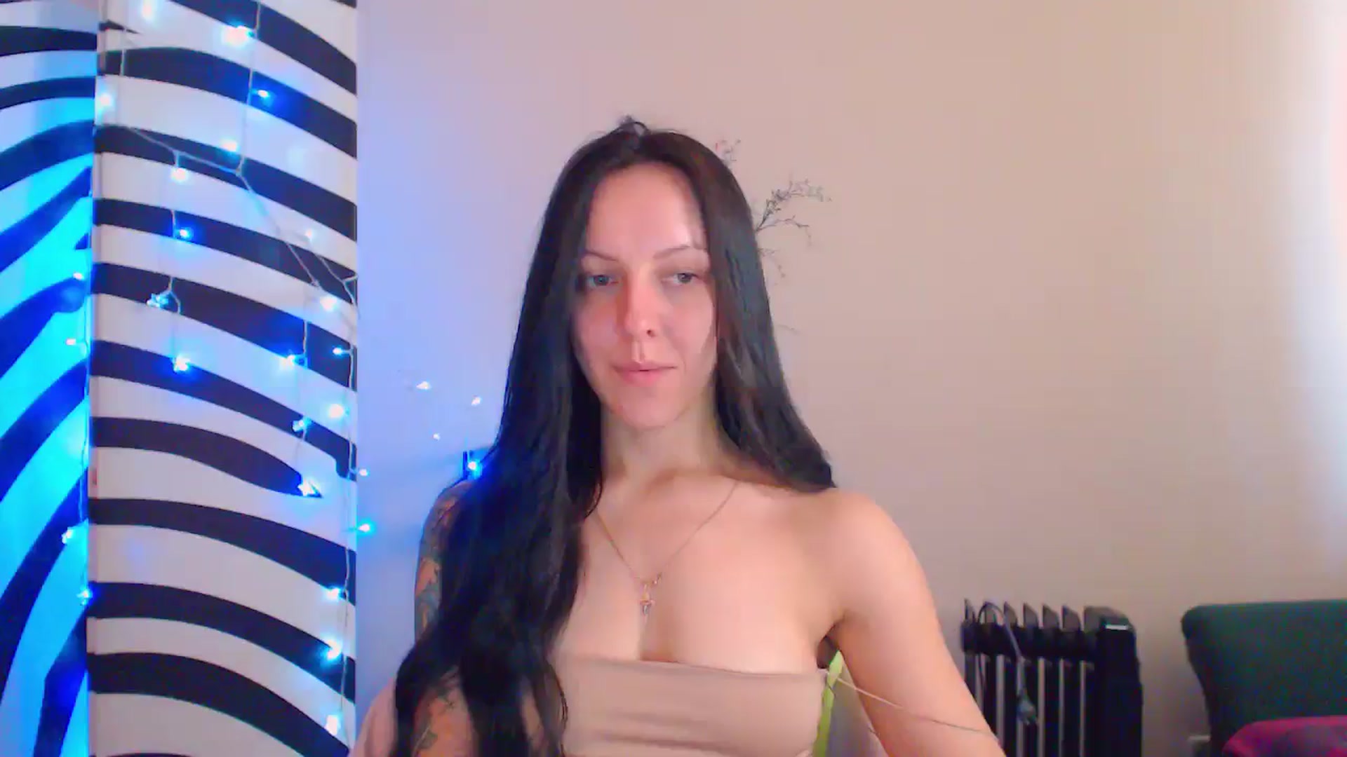 Gallery image thumbnail from MiracleMiss's myfreecams stream on, 08/15/2024, 12:06 image 18 of 20