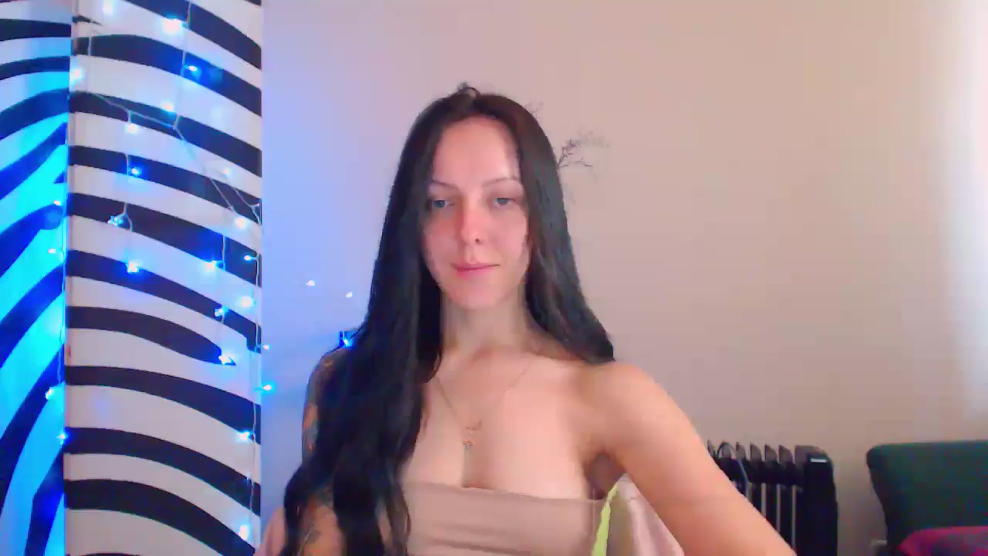 Gallery image thumbnail from MiracleMiss's myfreecams stream on, 08/15/2024, 12:06 image 16 of 20