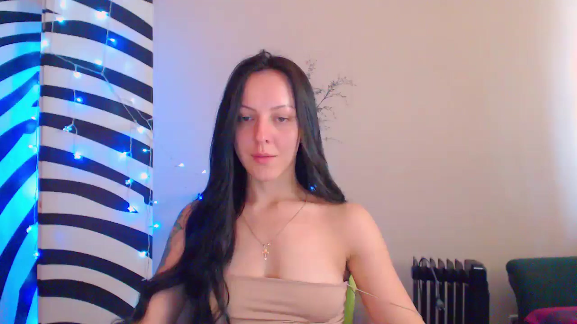 Gallery image thumbnail from MiracleMiss's myfreecams stream on, 08/15/2024, 12:06 image 4 of 20