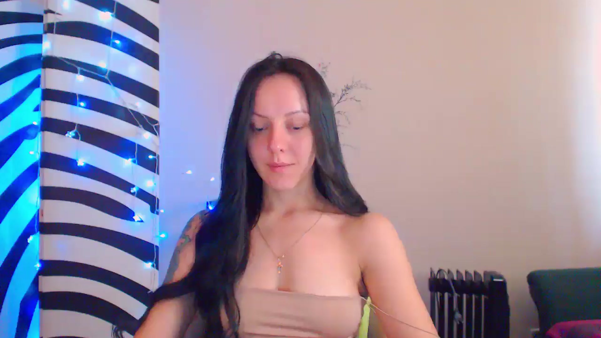 Gallery image thumbnail from MiracleMiss's myfreecams stream on, 08/15/2024, 12:06 image 6 of 20