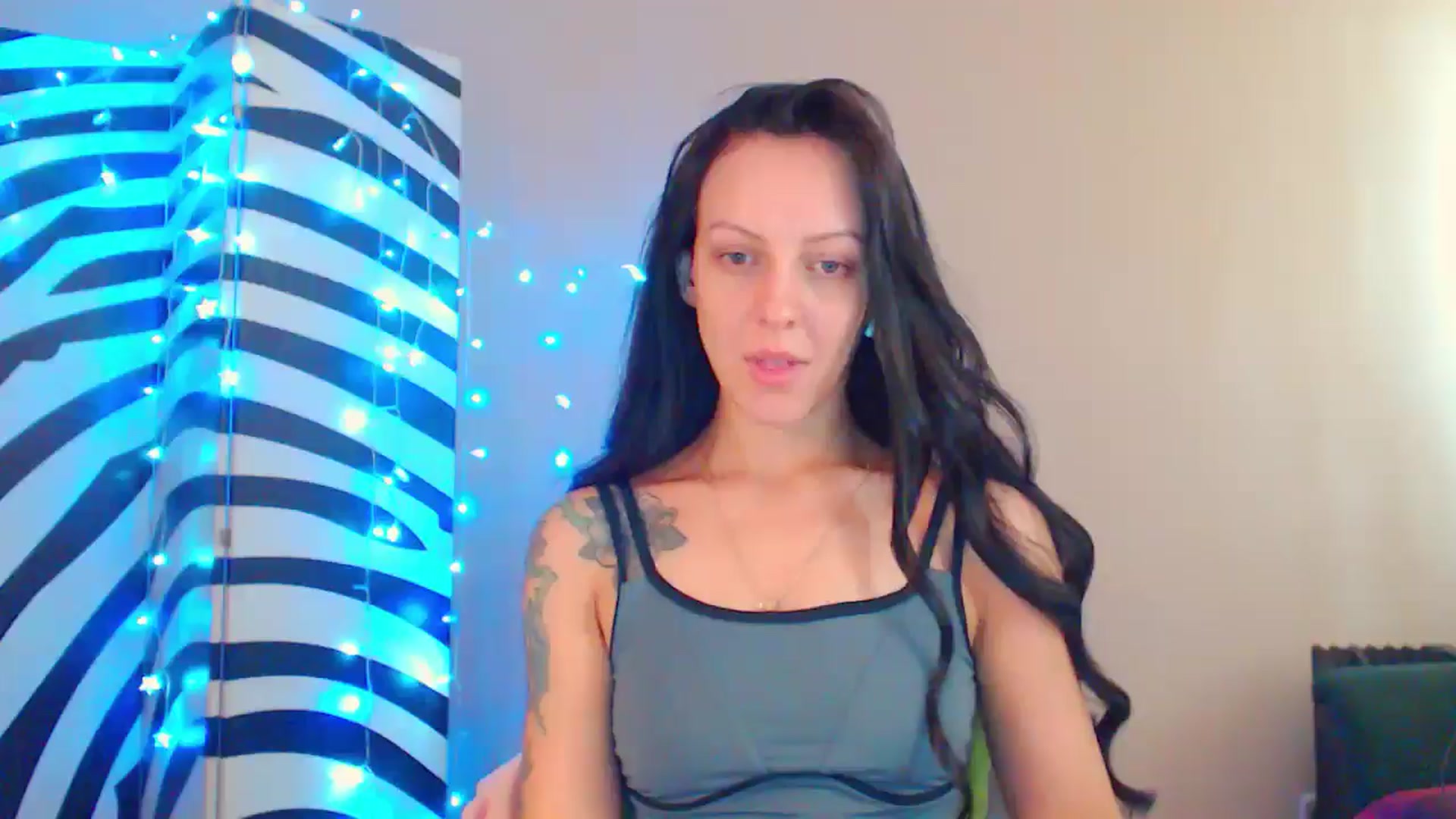 Gallery image thumbnail from MiracleMiss's myfreecams stream on, 08/22/2024, 11:01 image 1 of 20
