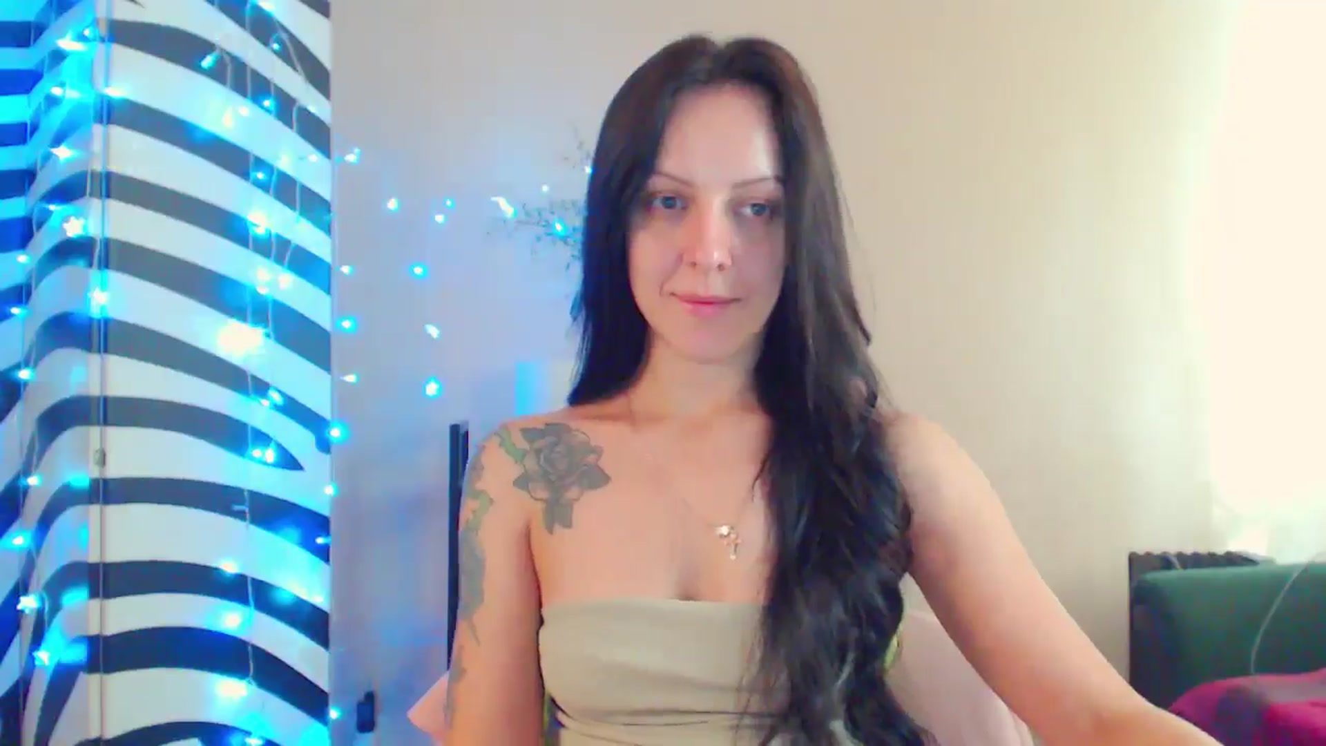 Gallery image thumbnail from MiracleMiss's myfreecams stream on, 08/22/2024, 13:49 image 14 of 20