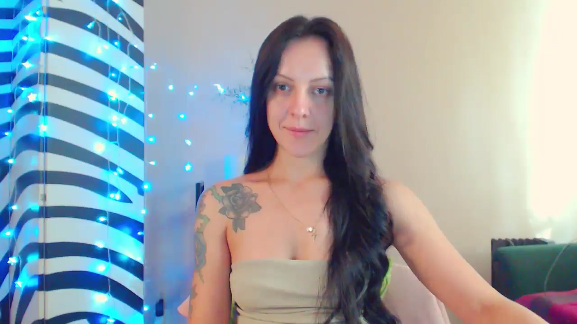 Gallery image thumbnail from MiracleMiss's myfreecams stream on, 08/22/2024, 13:49 image 13 of 20