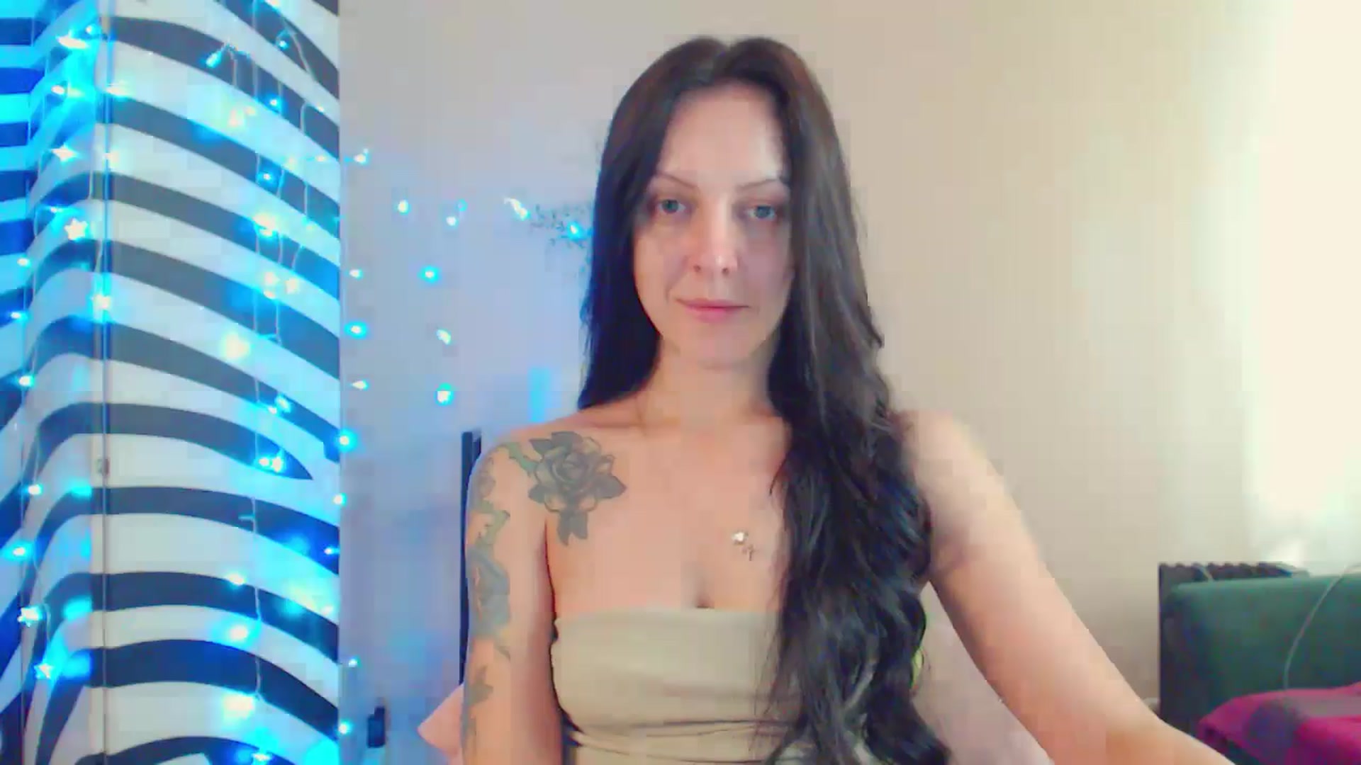 Gallery image thumbnail from MiracleMiss's myfreecams stream on, 08/22/2024, 13:49 image 12 of 20