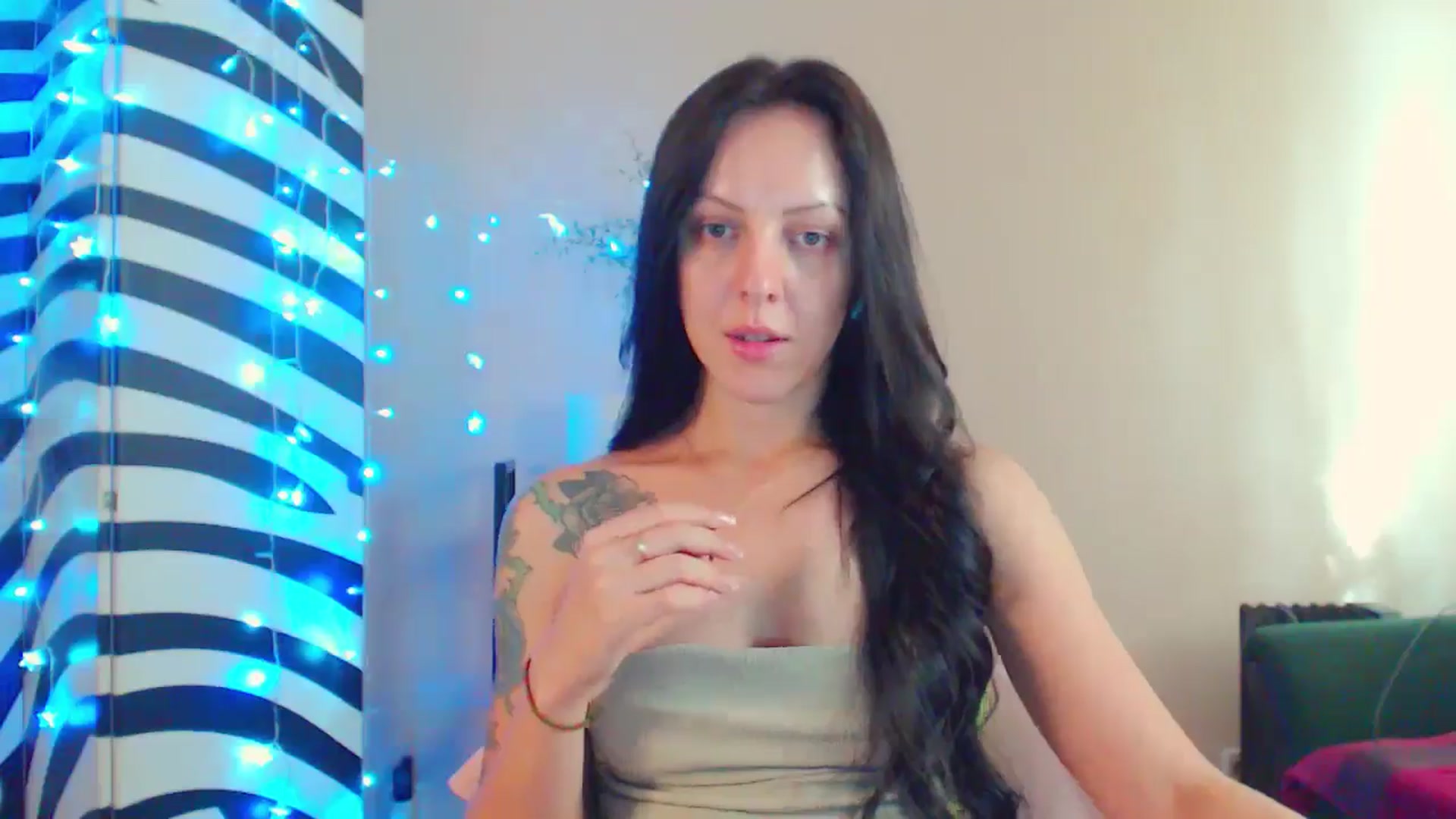 Gallery image thumbnail from MiracleMiss's myfreecams stream on, 08/22/2024, 13:49 image 16 of 20