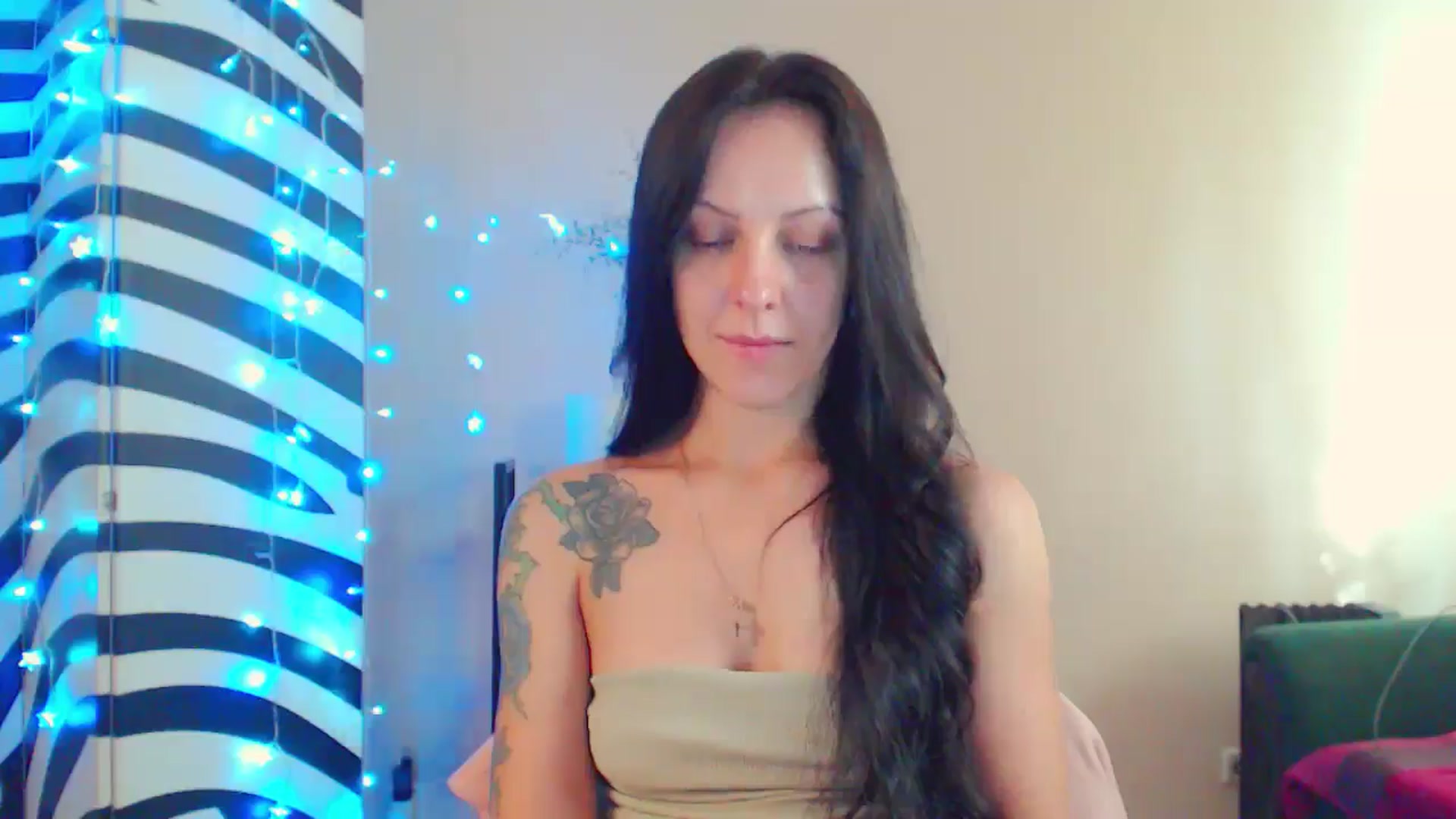Gallery image thumbnail from MiracleMiss's myfreecams stream on, 08/22/2024, 13:49 image 17 of 20