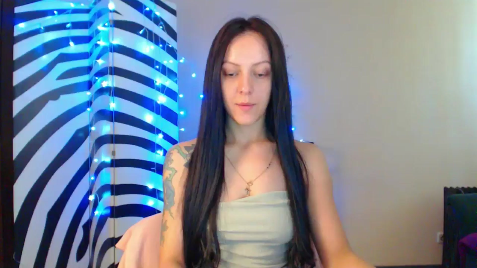 Gallery image thumbnail from MiracleMiss's myfreecams stream on, 08/25/2024, 10:22 image 1 of 20