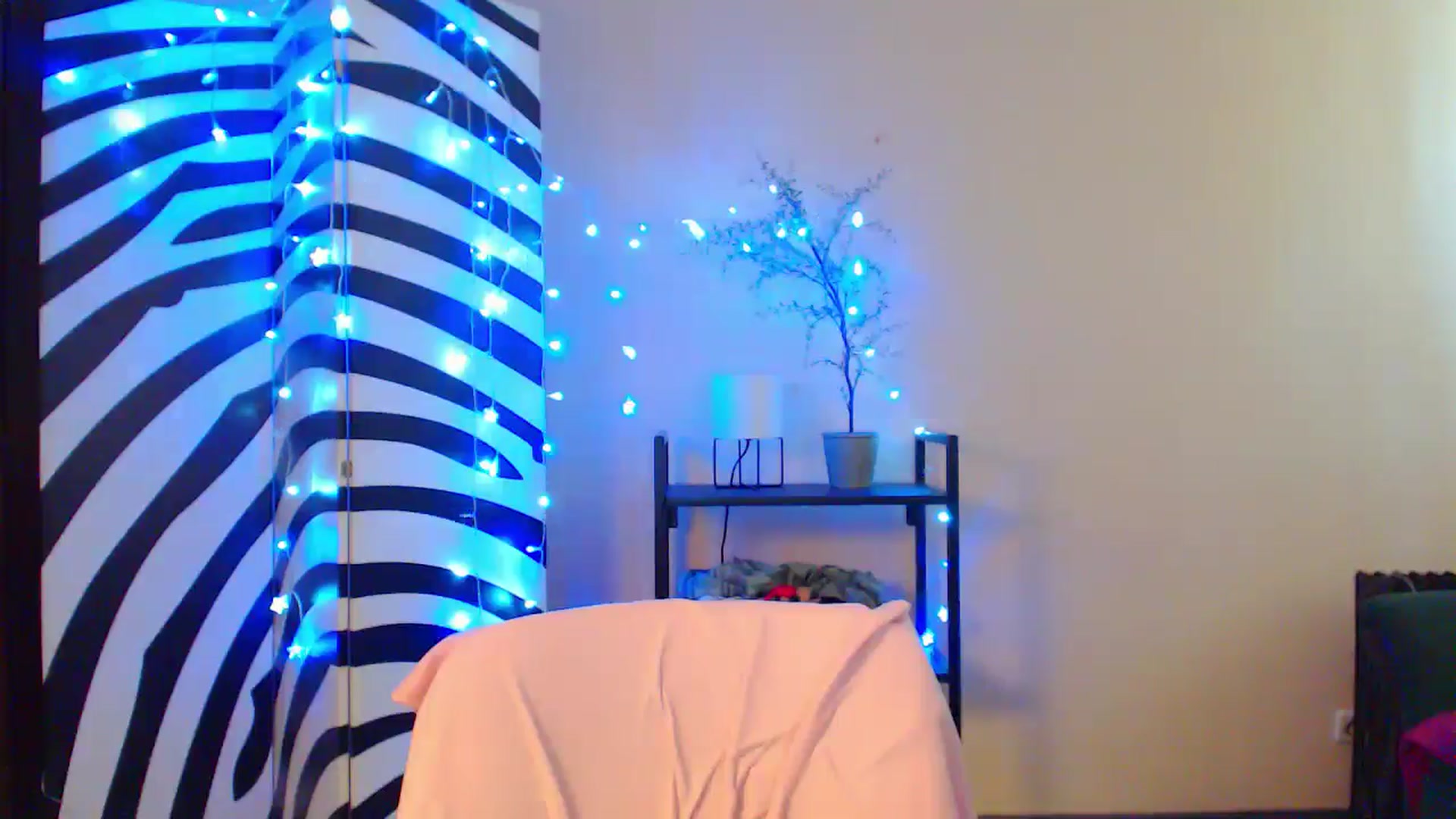 Gallery image thumbnail from MiracleMiss's myfreecams stream on, 08/25/2024, 10:22 image 12 of 20