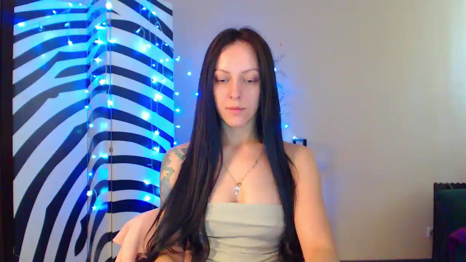 Gallery image thumbnail from MiracleMiss's myfreecams stream on, 08/25/2024, 10:22 image 2 of 20